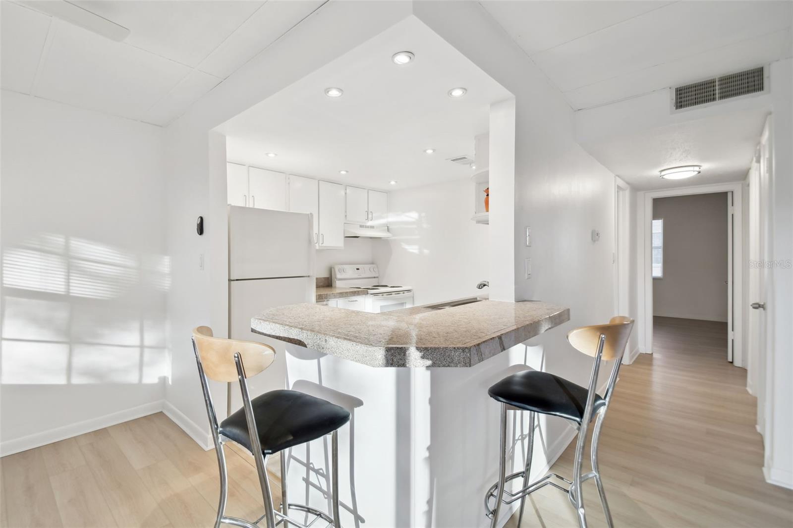 4715 MICHAEL CT #136, TAMPA, FL, 33614