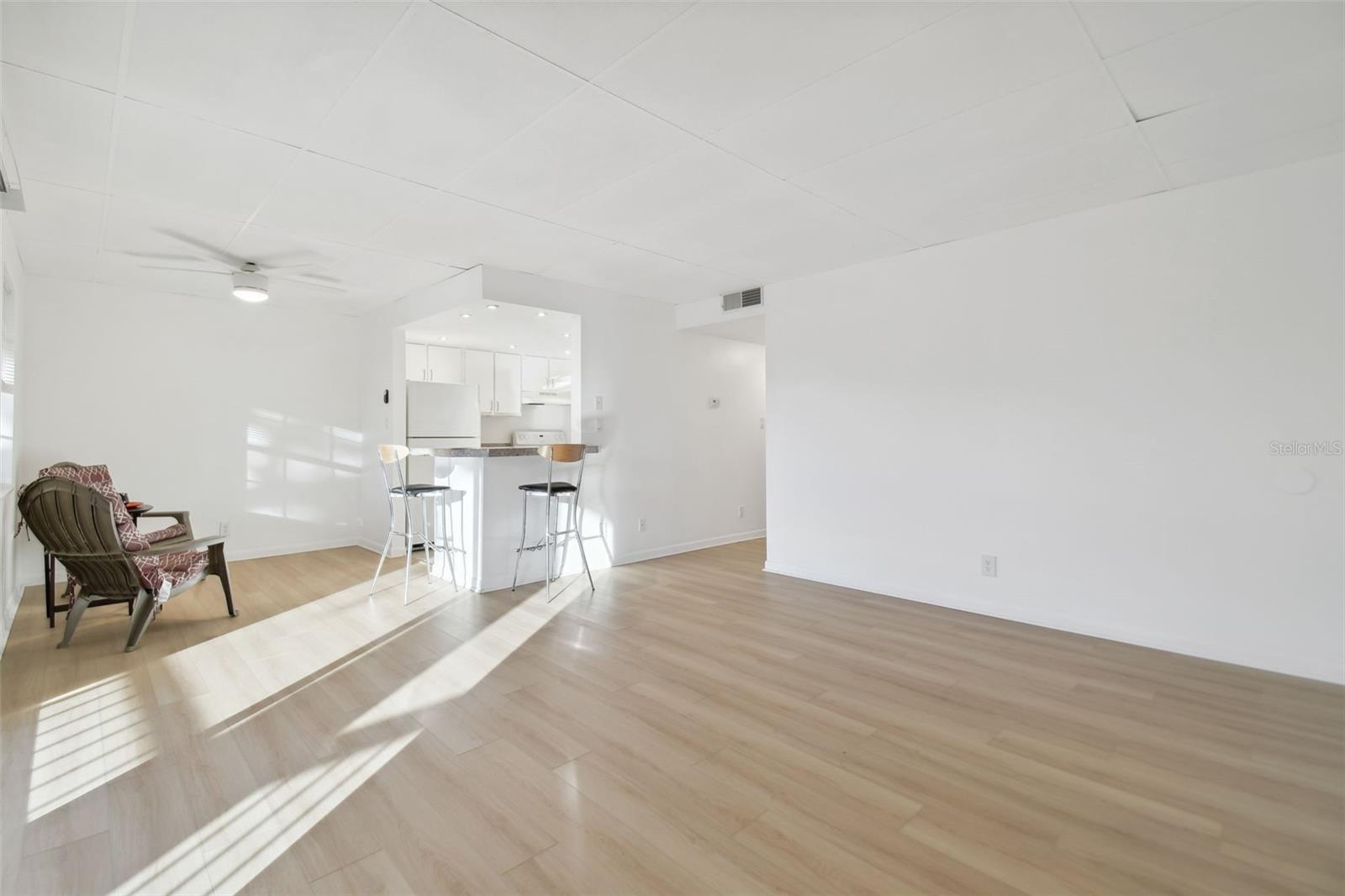 4715 MICHAEL CT #136, TAMPA, FL, 33614