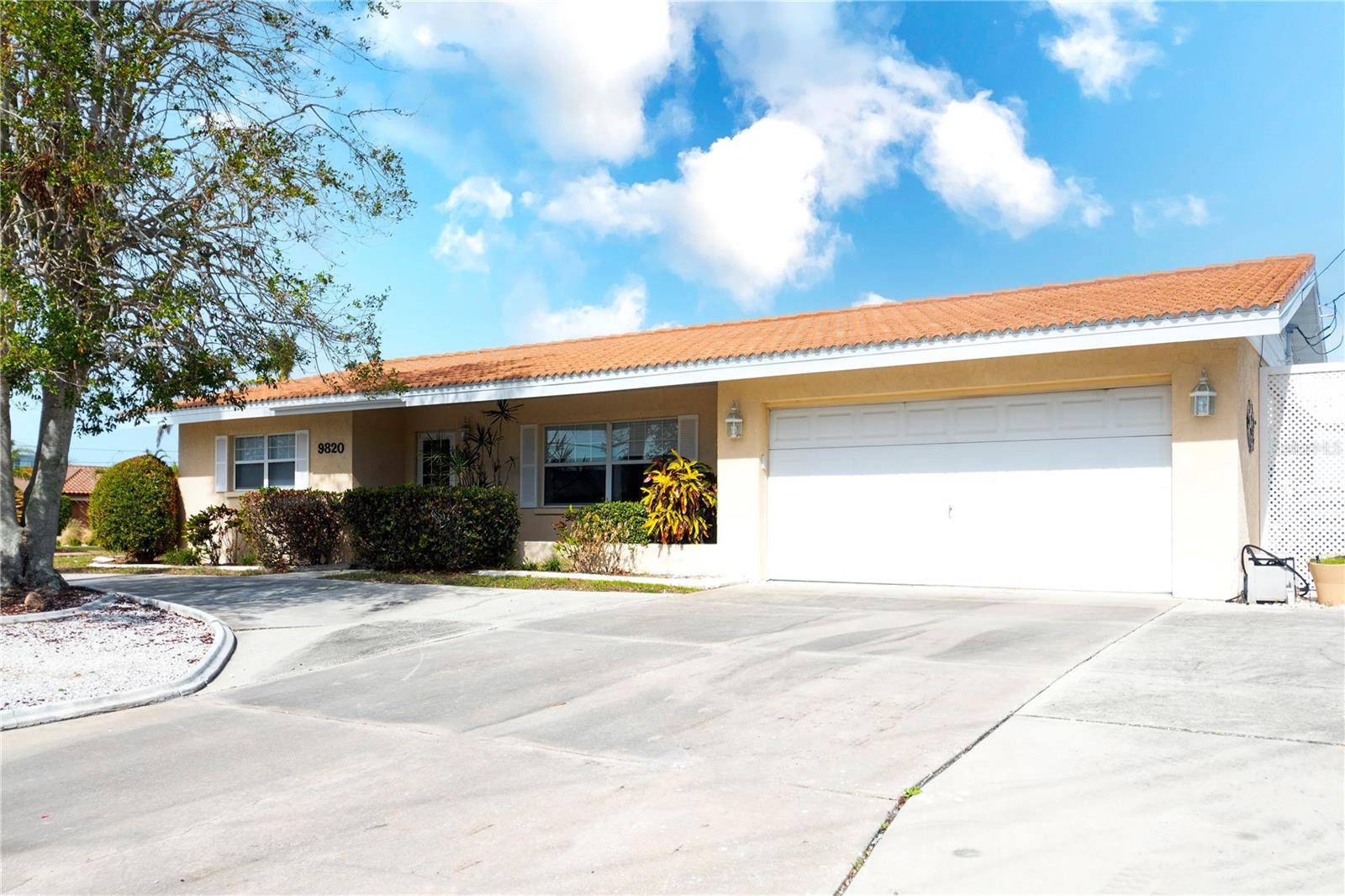 9820 ROYAL PALM DR, BRADENTON, FL, 34210