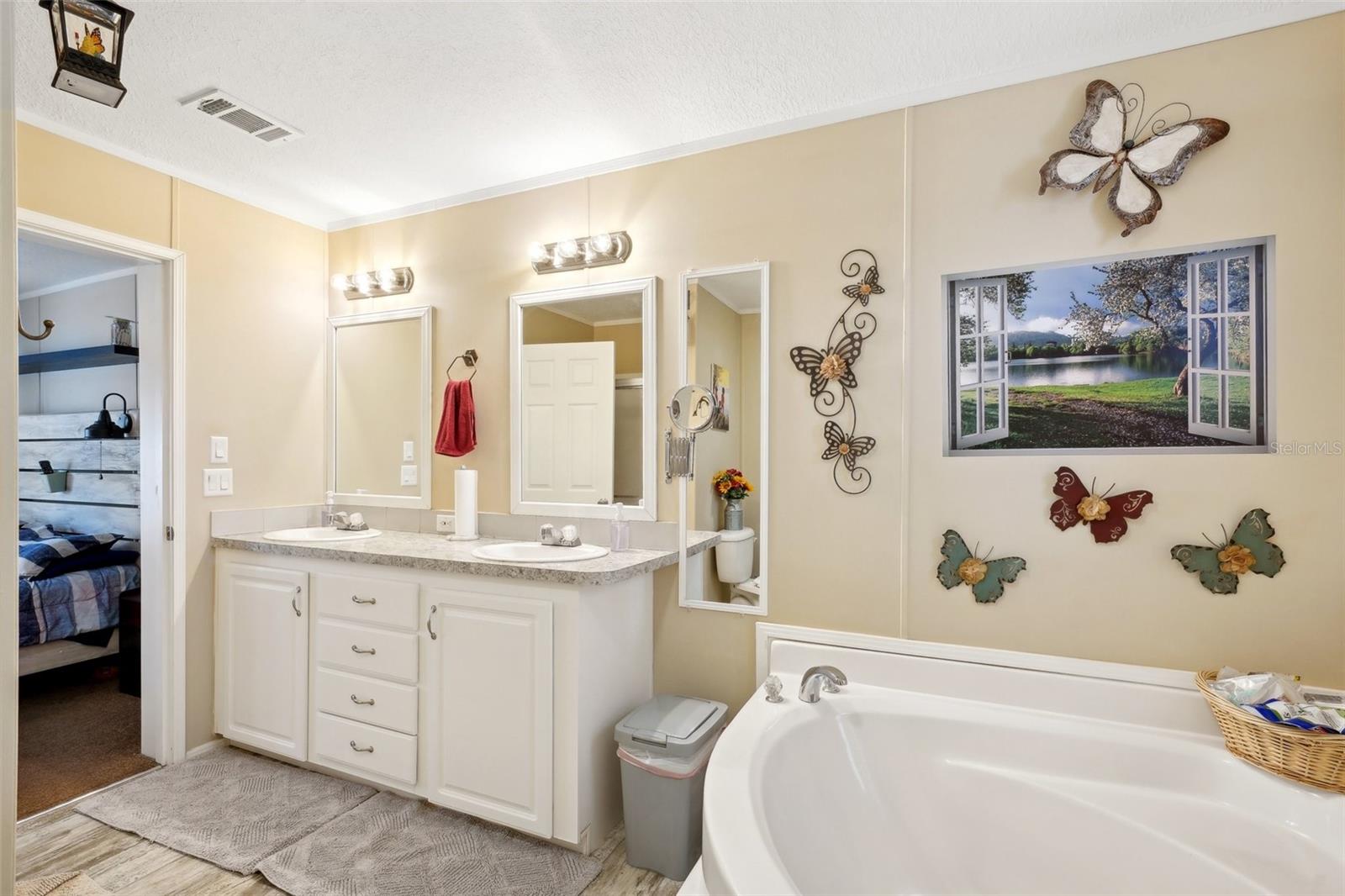 6449 WENDELL DR, WESLEY CHAPEL, FL, 33544