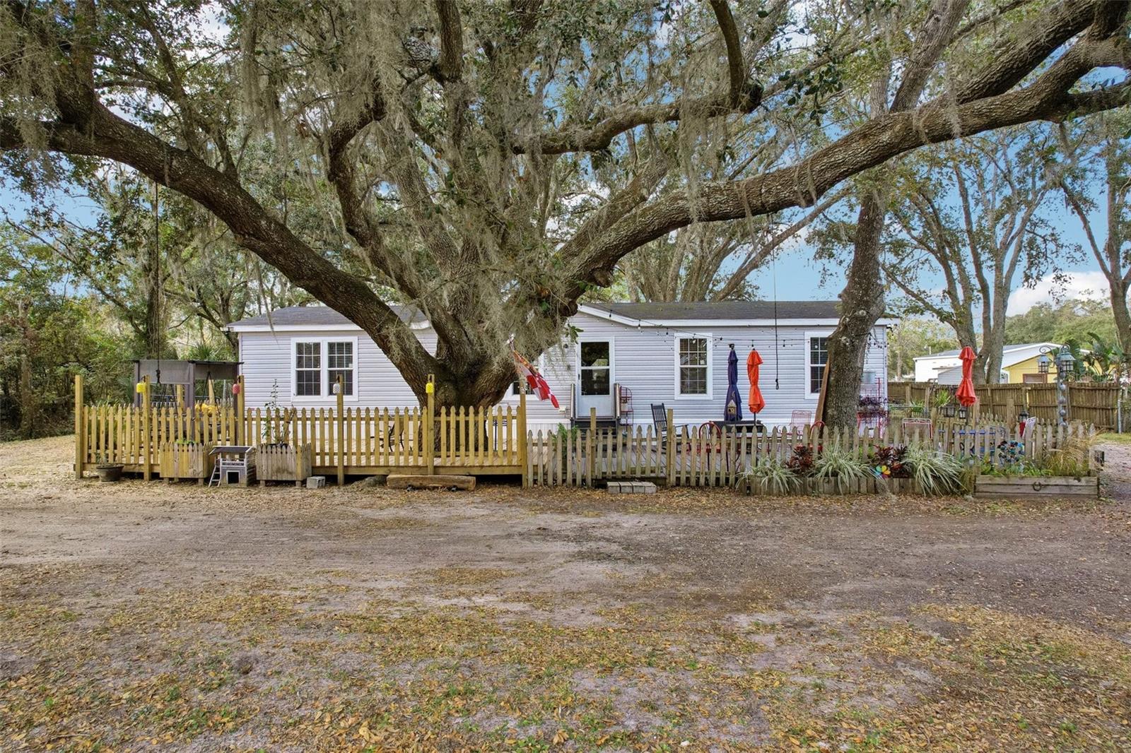 6449 WENDELL DR, WESLEY CHAPEL, FL, 33544