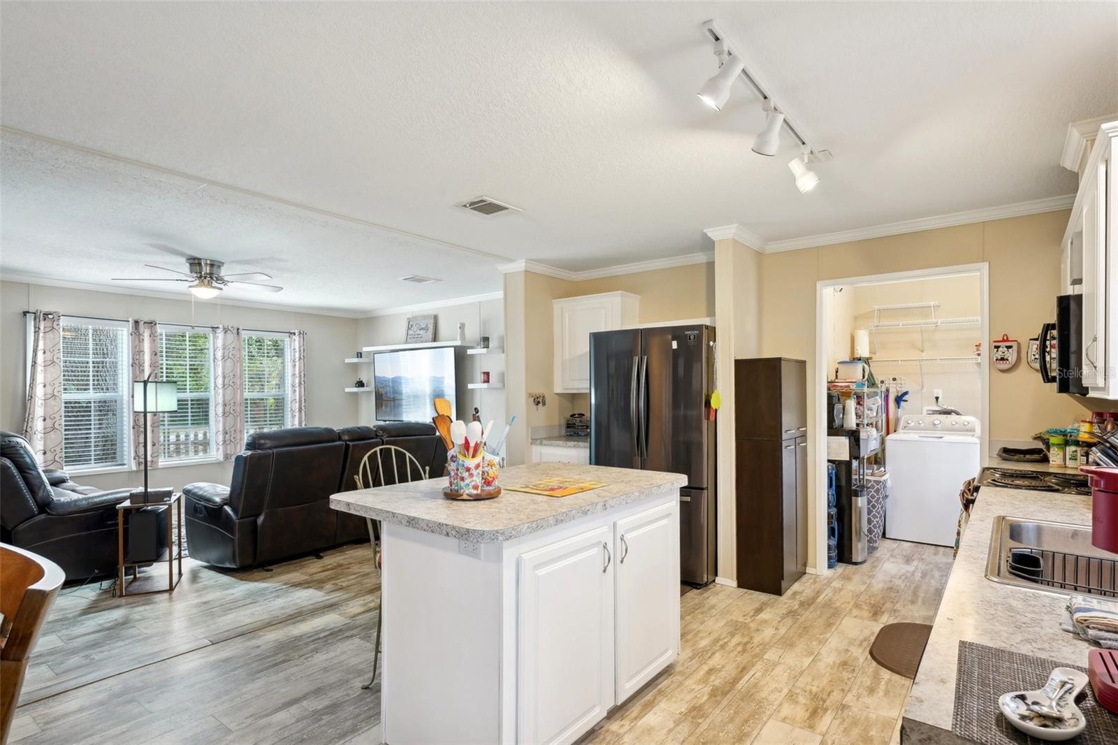 6449 WENDELL DR, WESLEY CHAPEL, FL, 33544