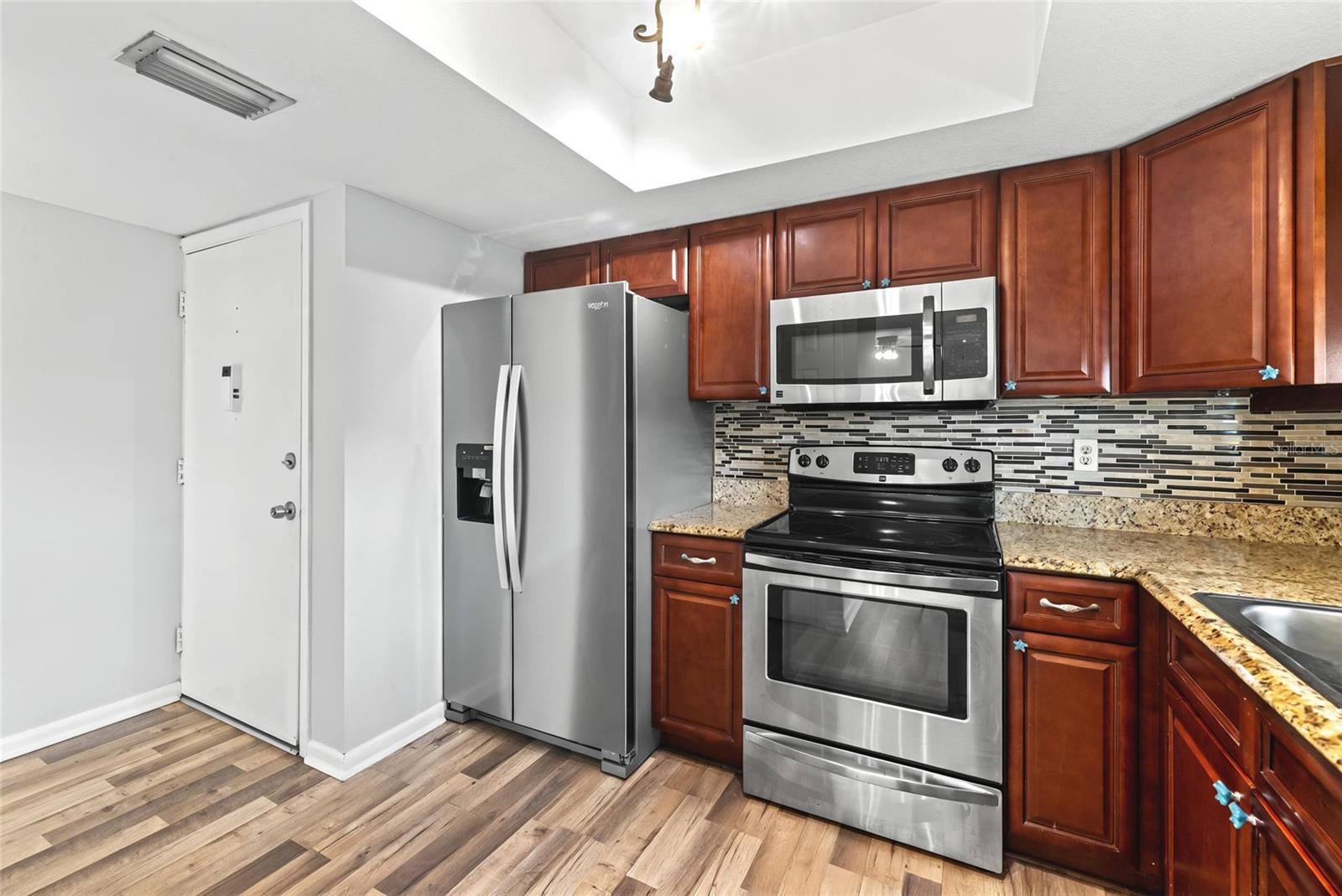 8814 BAY POINTE DR #204, TAMPA, FL, 33615