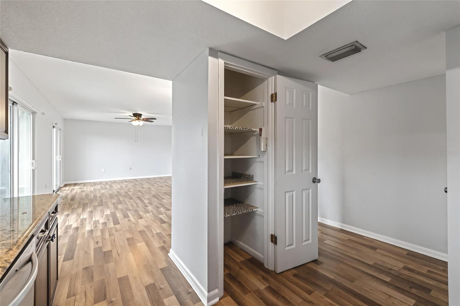 8814 BAY POINTE DR #204, TAMPA, FL, 33615