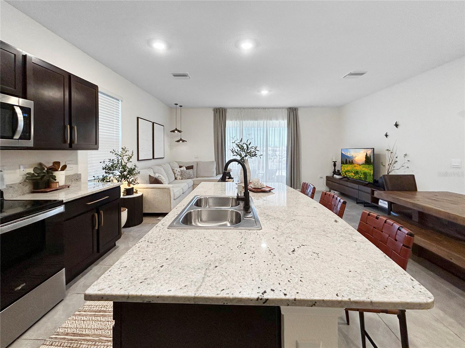 168 MANGROVE SHADE CIR, APOLLO BEACH, FL, 33572