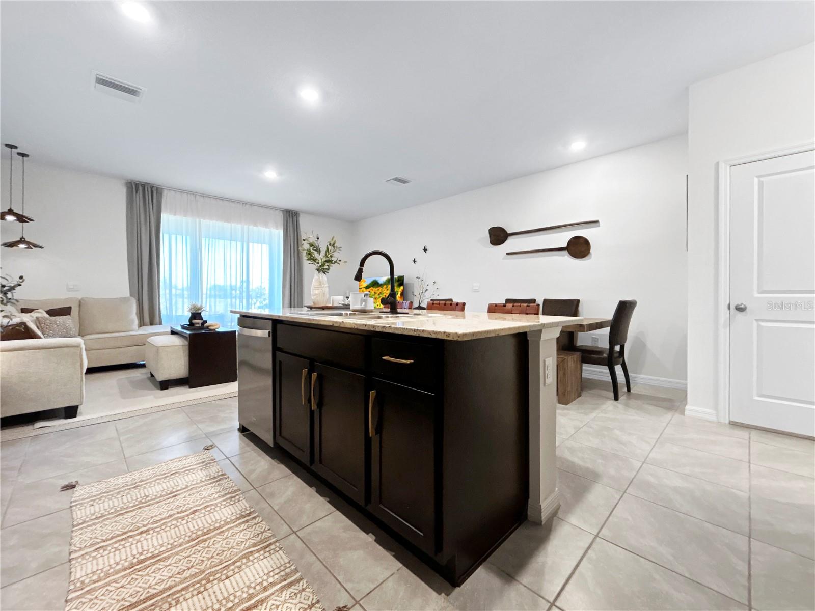 168 MANGROVE SHADE CIR, APOLLO BEACH, FL, 33572