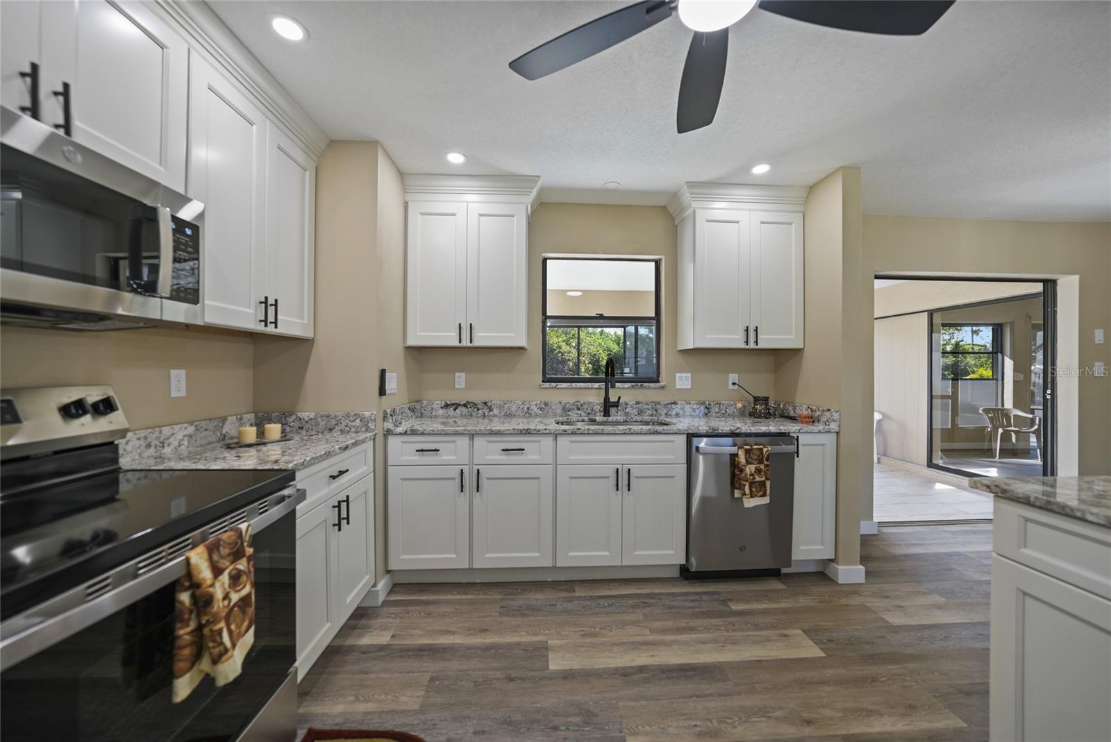 907 JARVIS TER, PORT CHARLOTTE, FL, 33948
