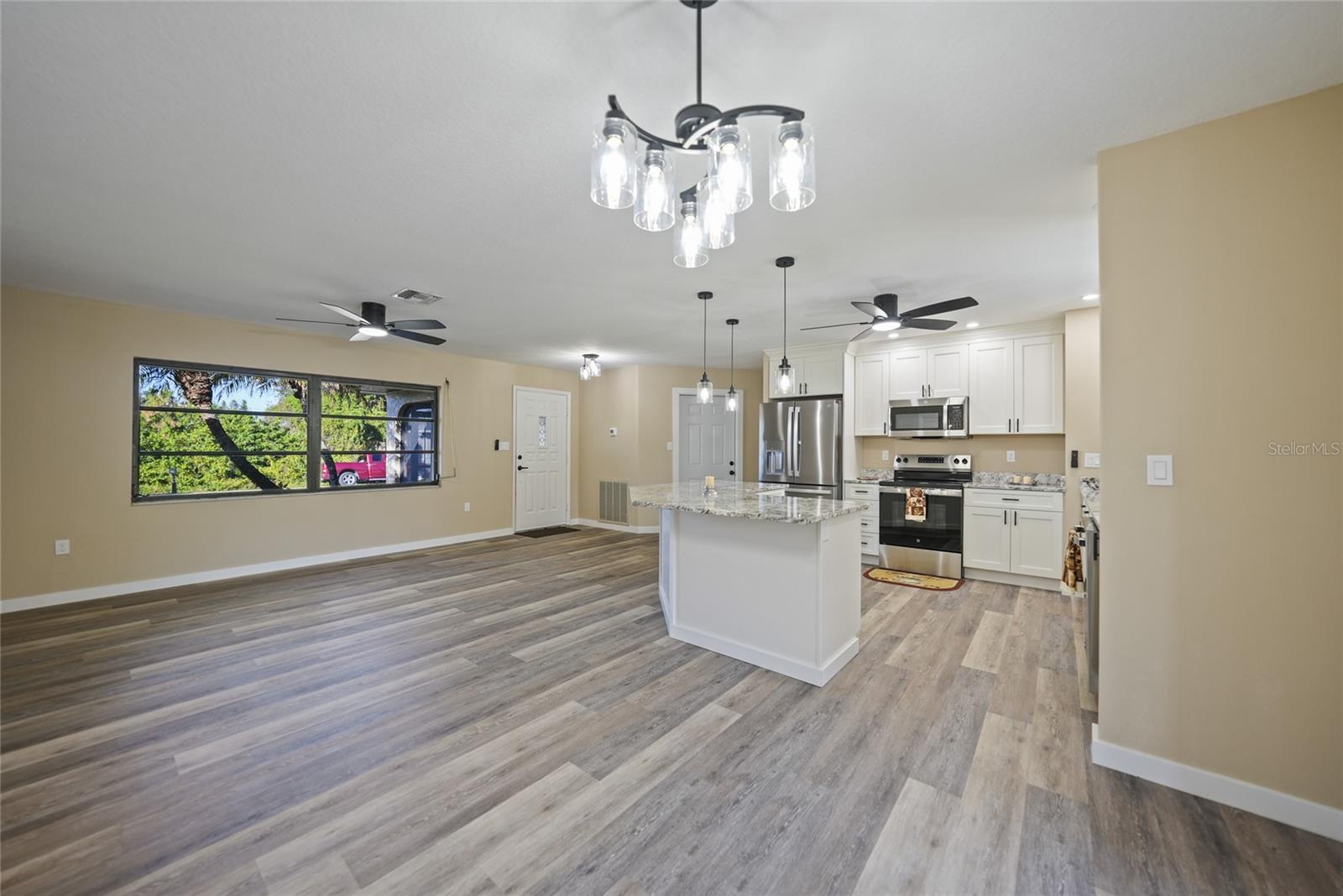 907 JARVIS TER, PORT CHARLOTTE, FL, 33948
