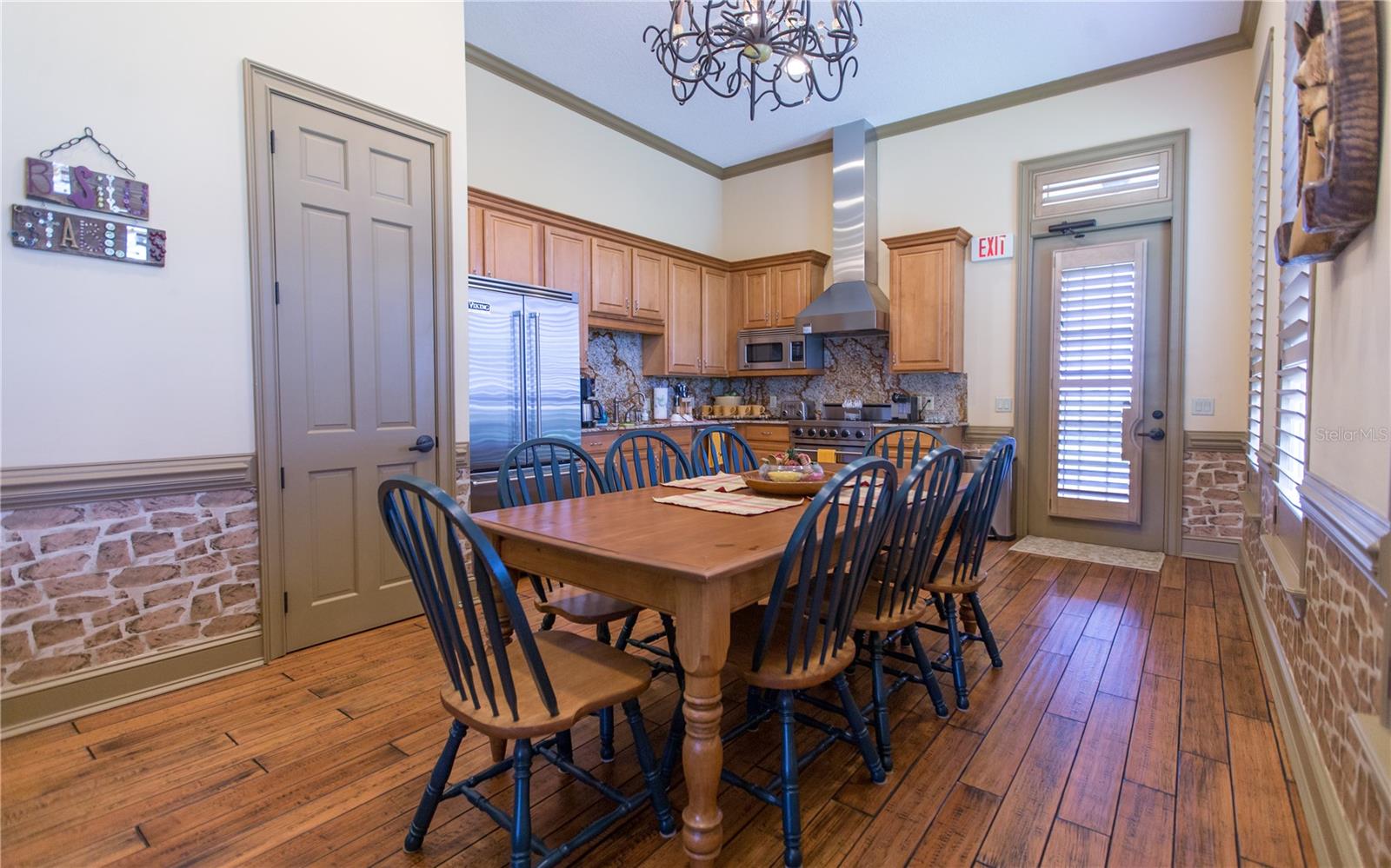 OM691215 Property Photo