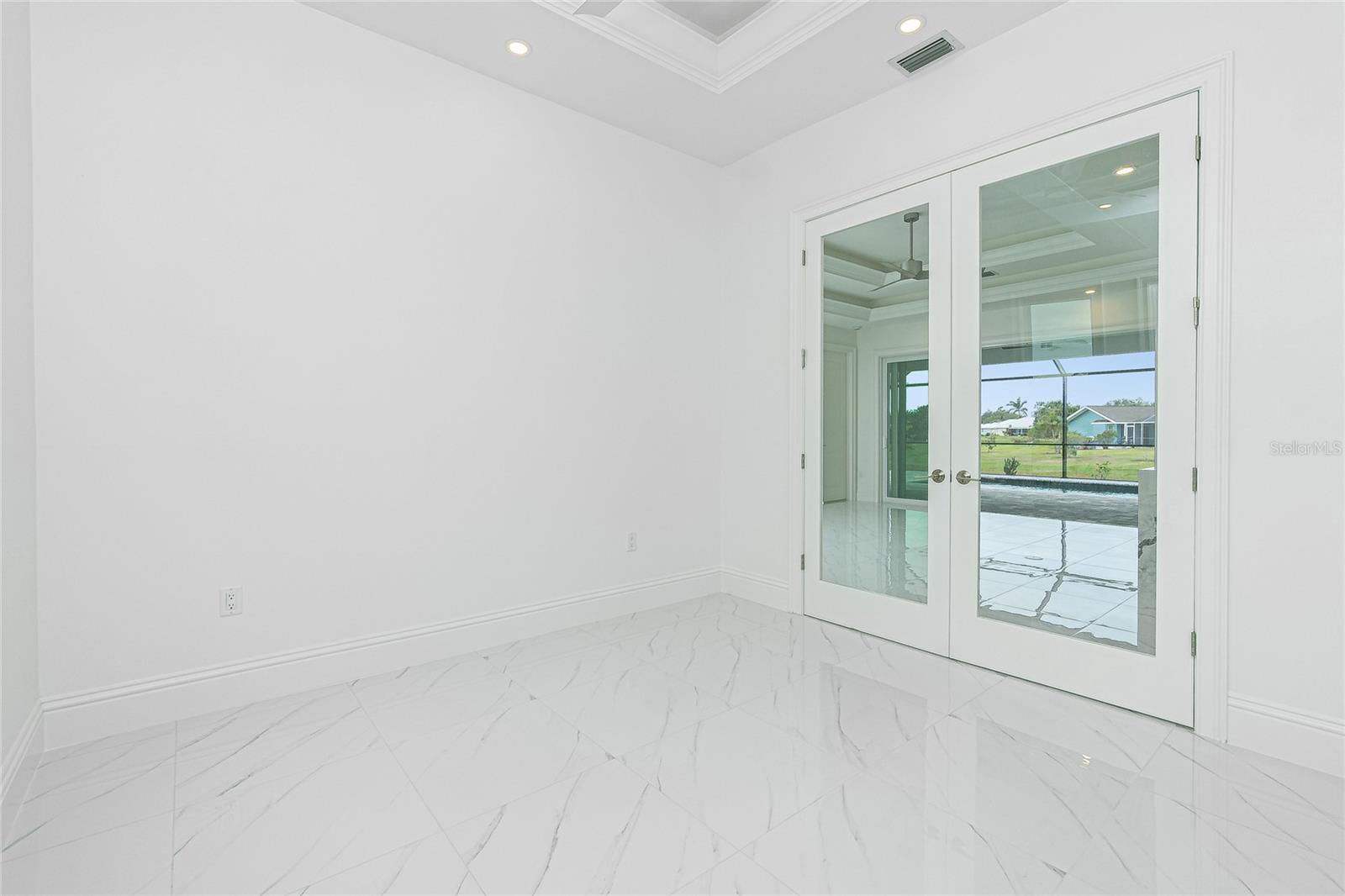 425 ORINOCO ST, PUNTA GORDA, FL, 33983