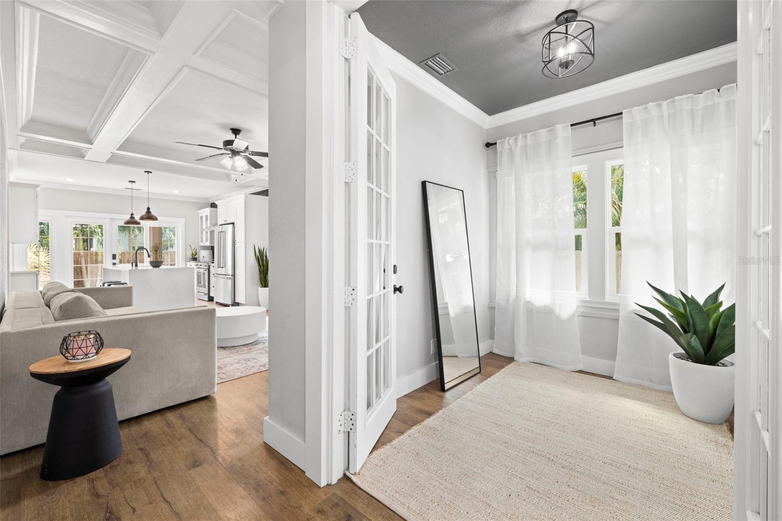554 6TH AVE N, ST PETERSBURG, FL, 33701