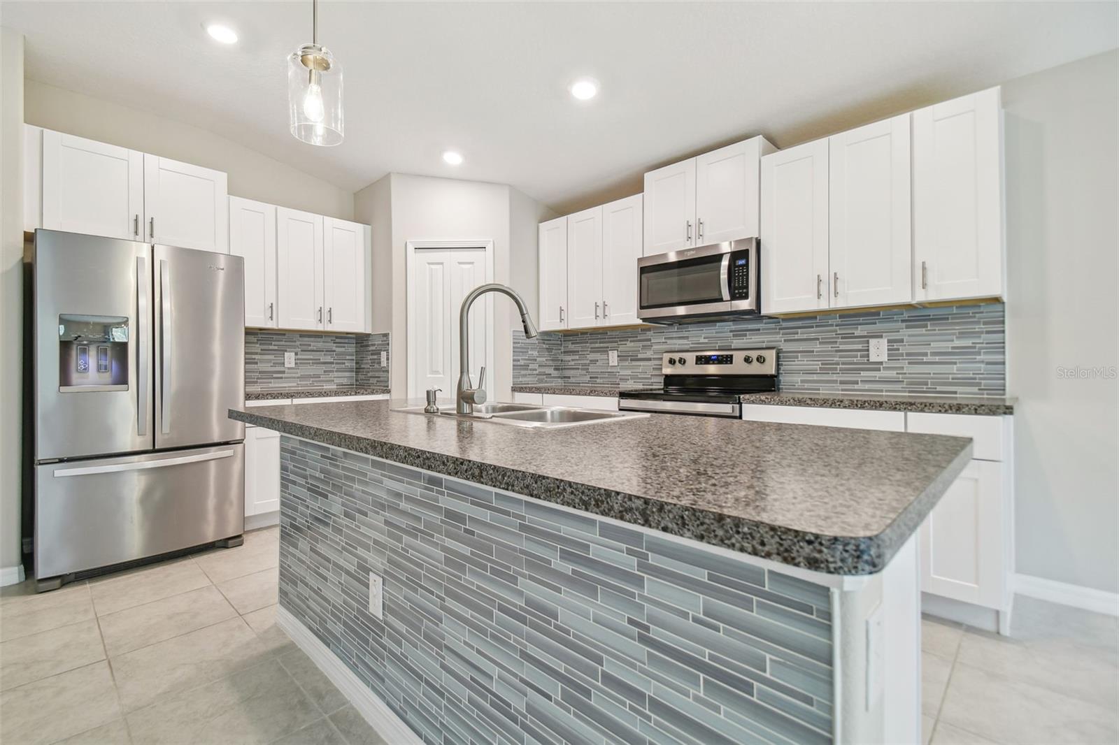 2950 LYTTON HALL DR, ZEPHYRHILLS, FL, 33540