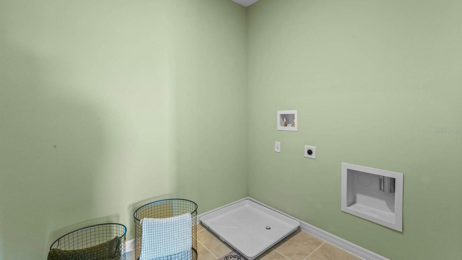 1528 ELLESMERE AVE, HAINES CITY, FL, 33844