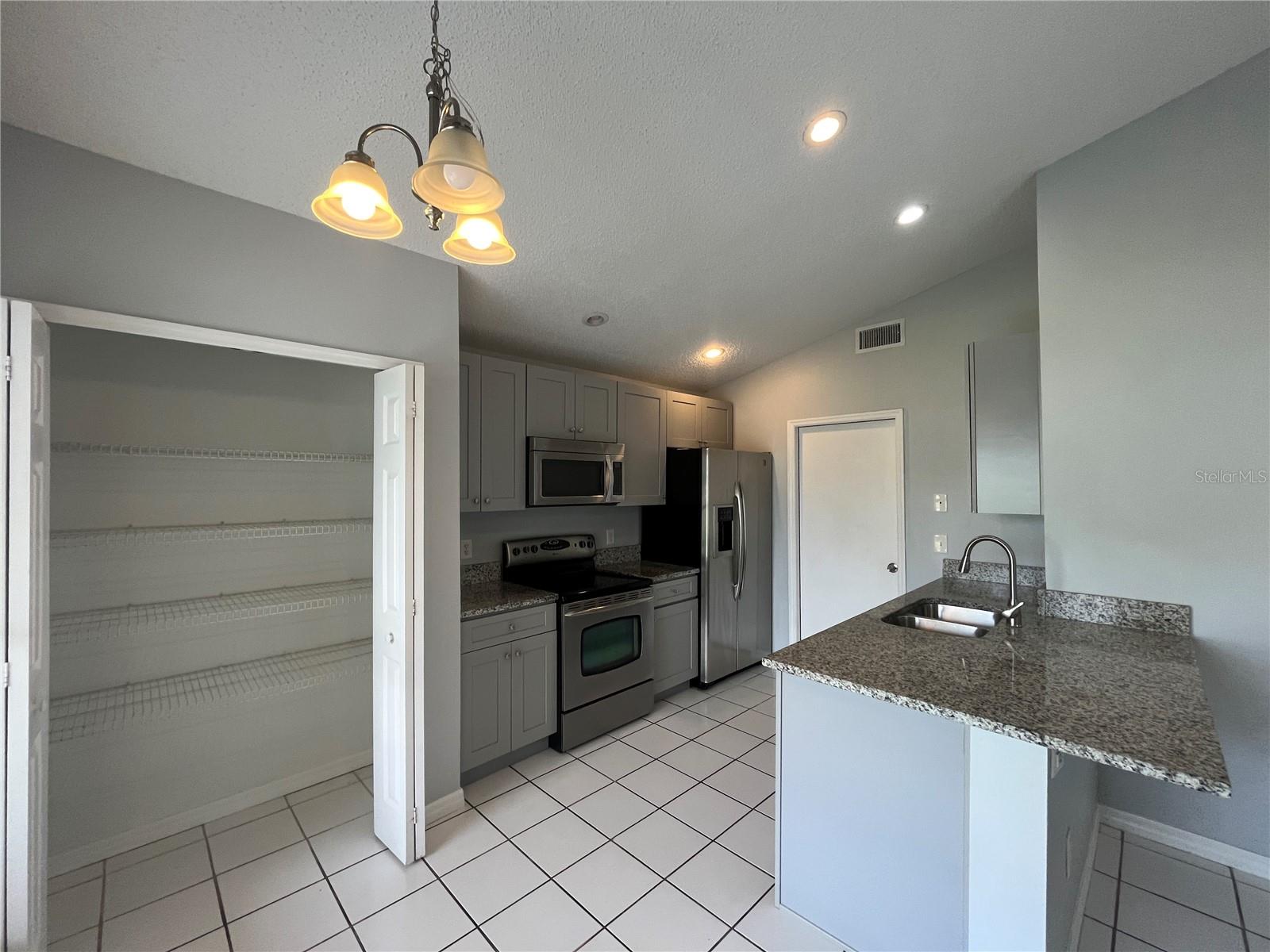 8209 SPRING BREEZE CT, ORLANDO, FL, 32829