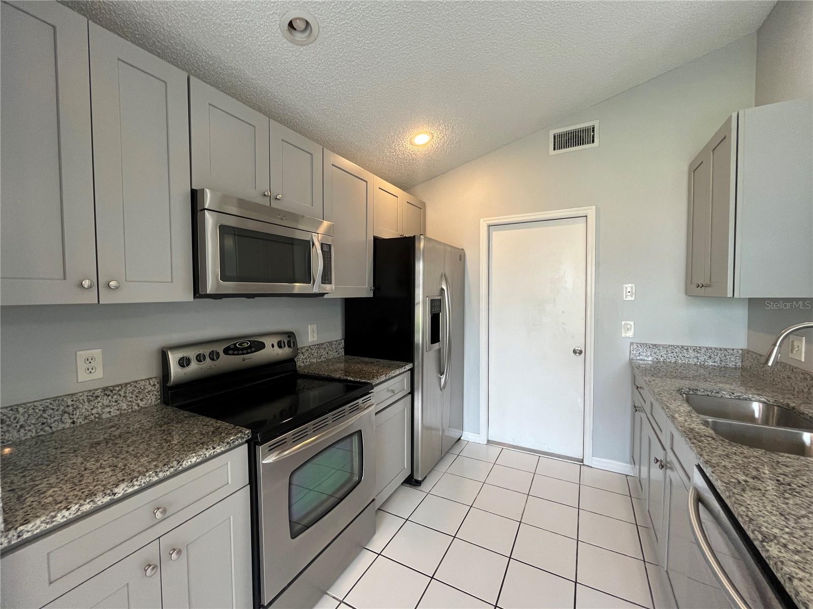 8209 SPRING BREEZE CT, ORLANDO, FL, 32829