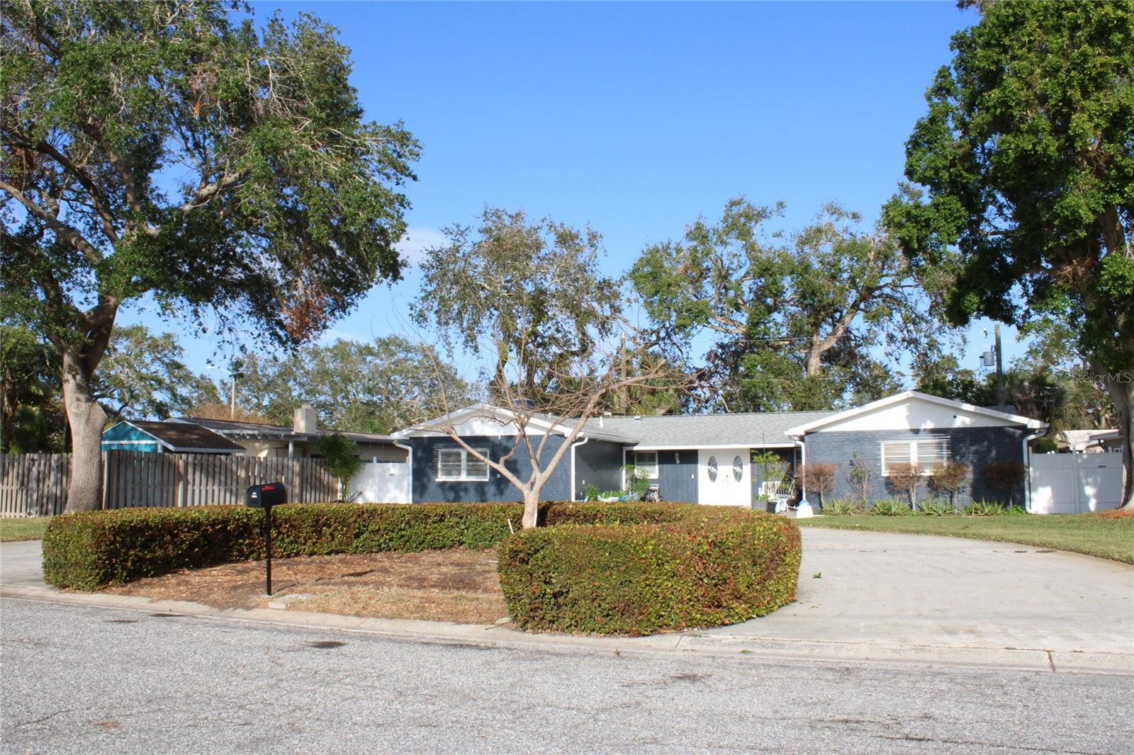 5775 BAYSHORE DR, SEMINOLE, FL, 33772