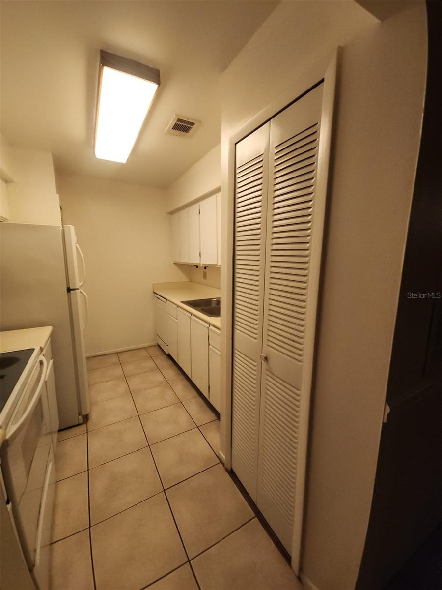 6108 CURRY FORD RD #214, ORLANDO, FL, 32822