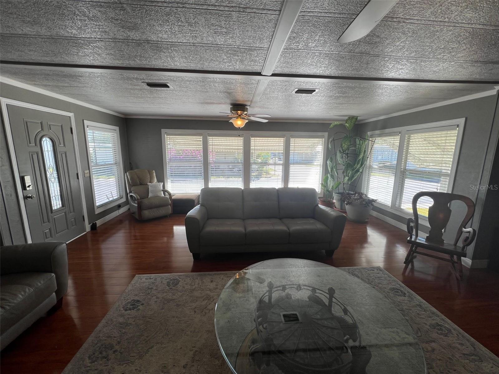 63 ROYAL PALM CIR, LARGO, FL, 33778