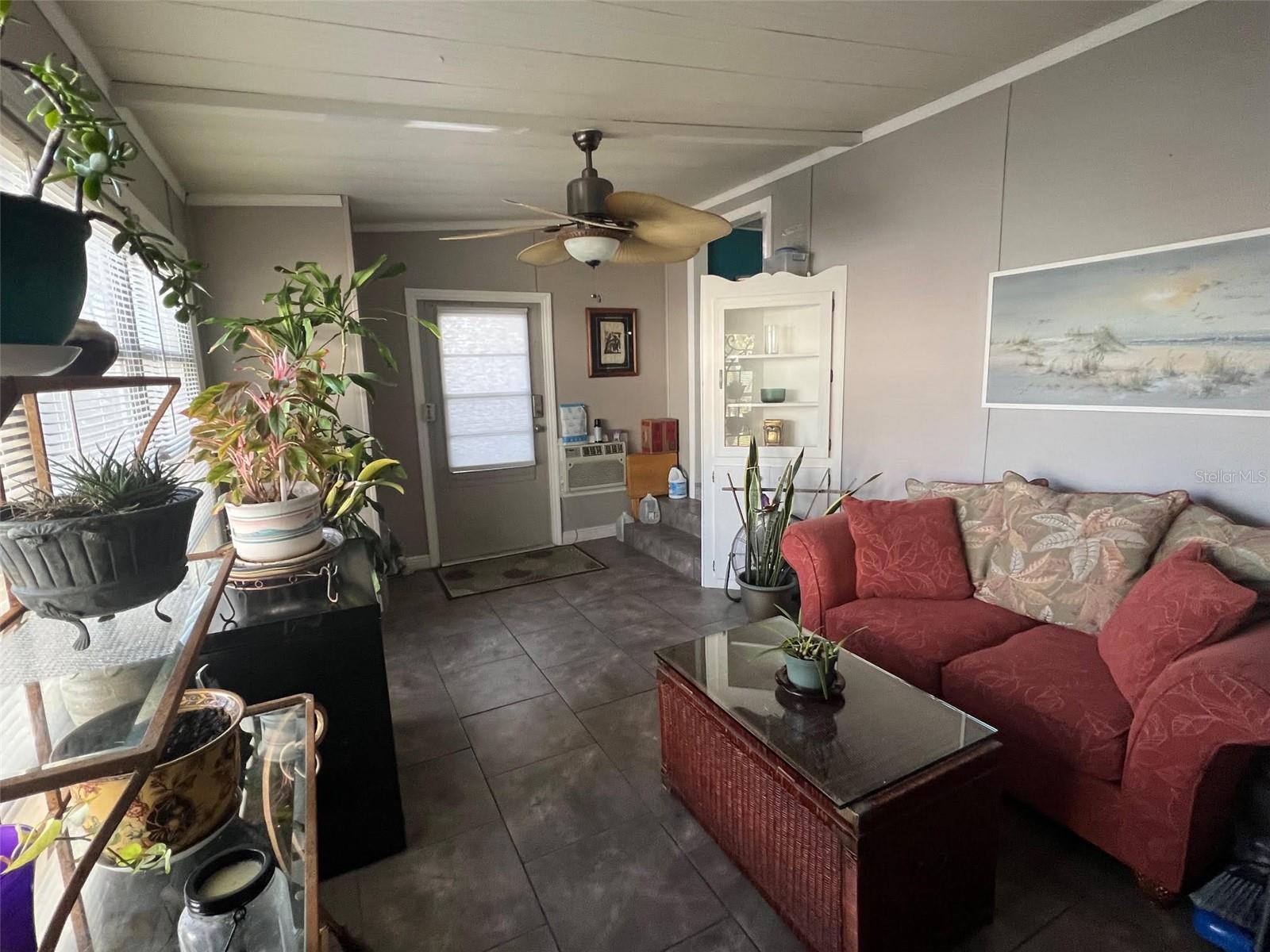 63 ROYAL PALM CIR, LARGO, FL, 33778