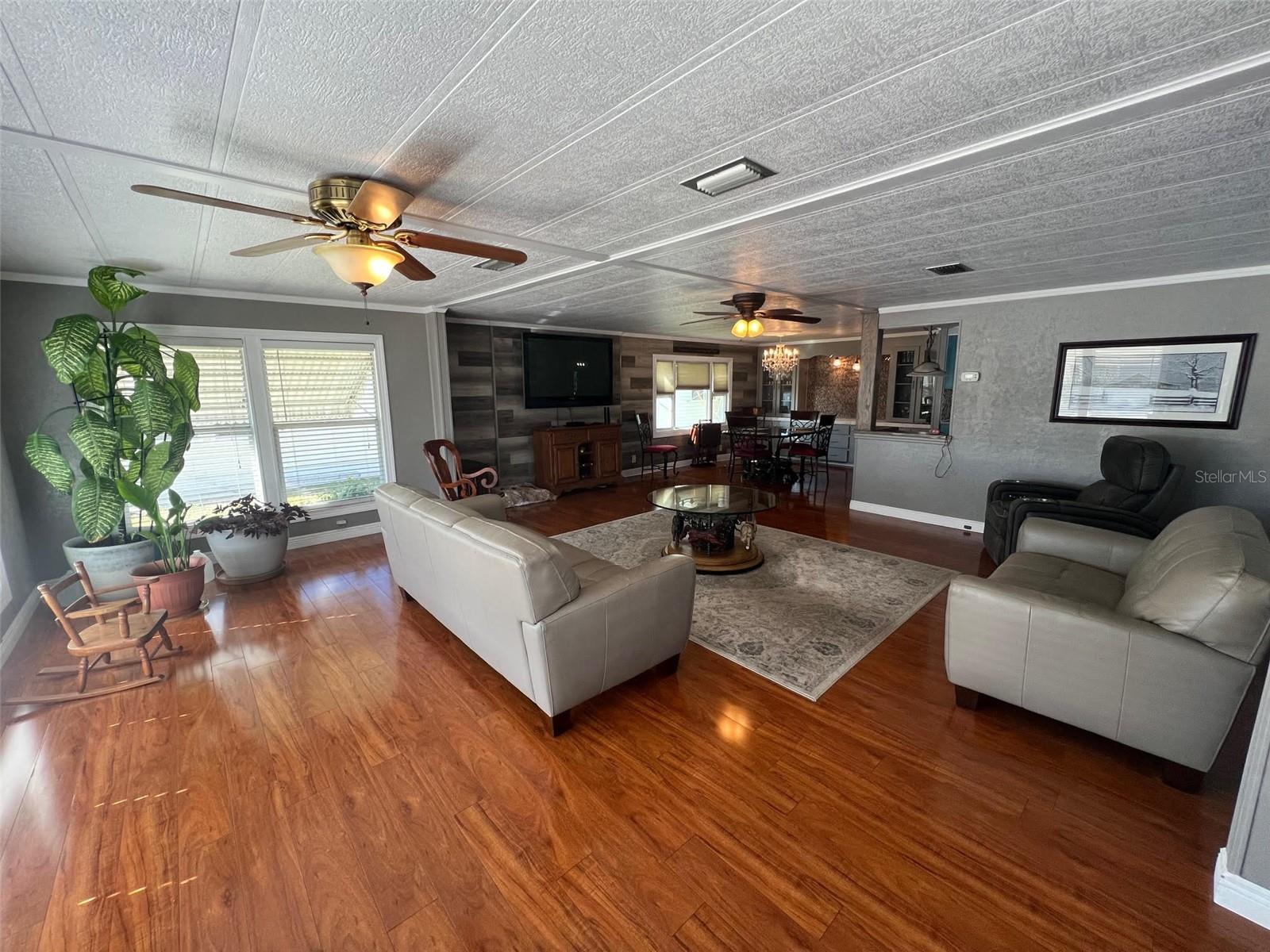 63 ROYAL PALM CIR, LARGO, FL, 33778