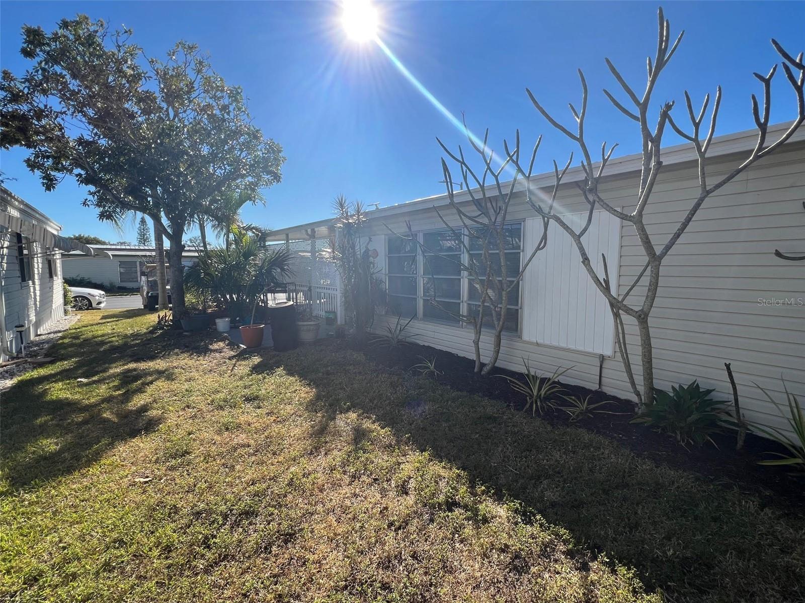 63 ROYAL PALM CIR, LARGO, FL, 33778