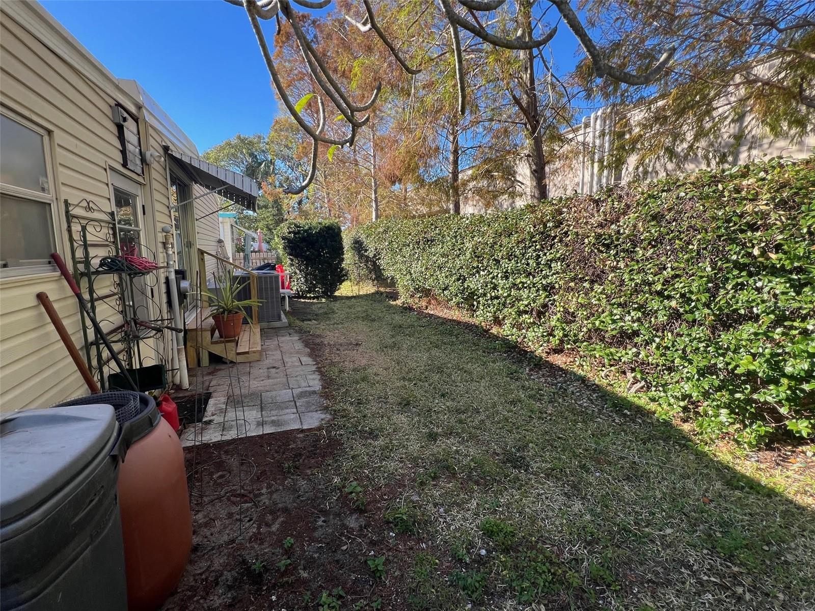 63 ROYAL PALM CIR, LARGO, FL, 33778