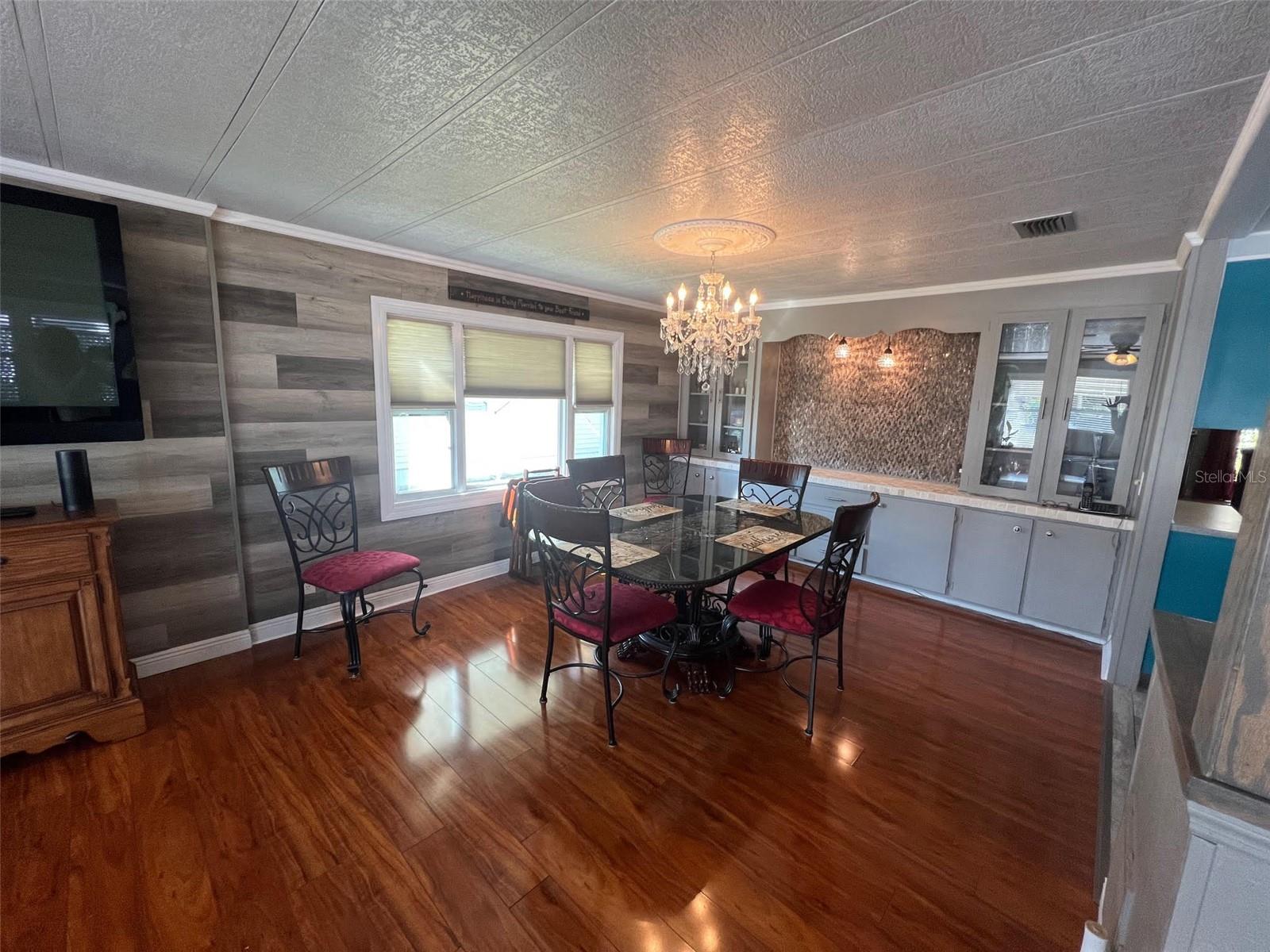 63 ROYAL PALM CIR, LARGO, FL, 33778