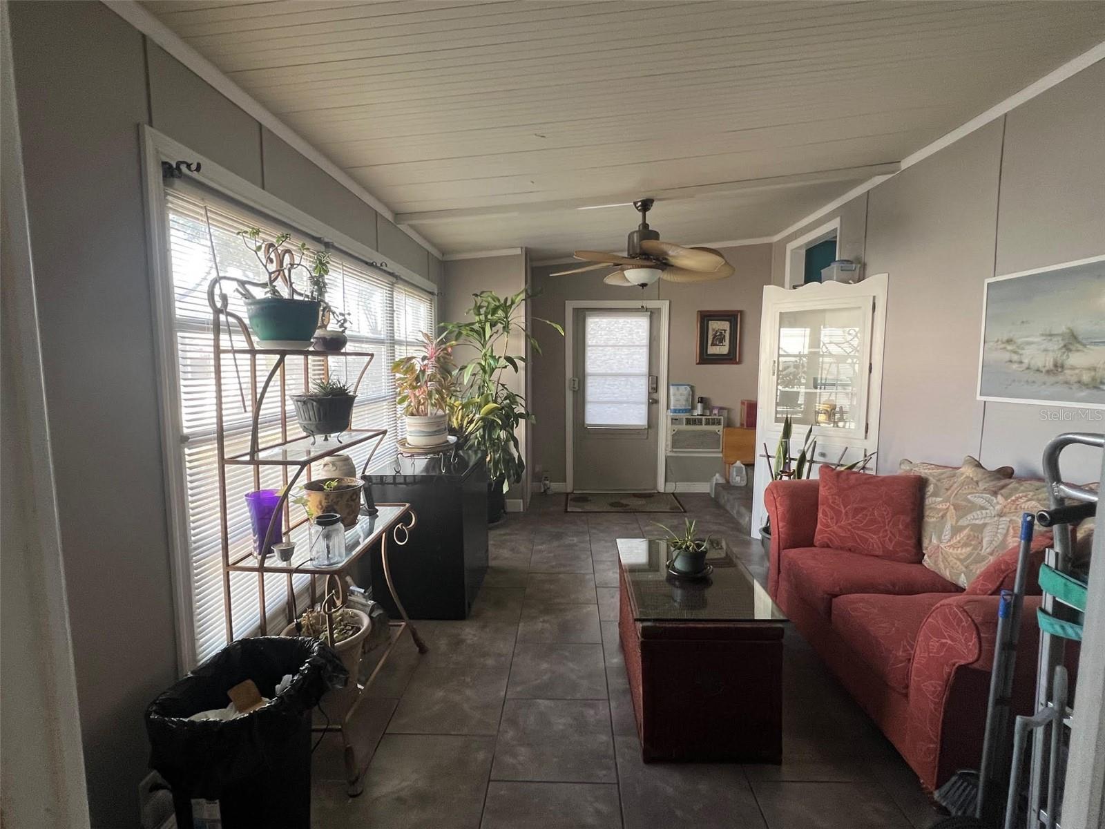 63 ROYAL PALM CIR, LARGO, FL, 33778