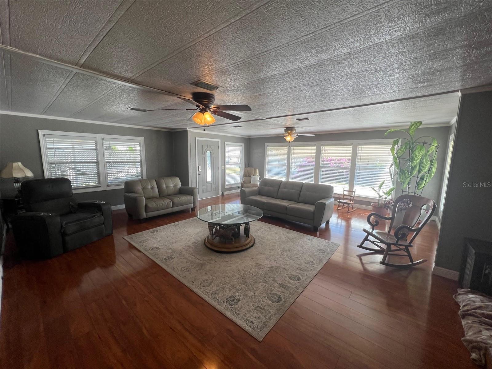 63 ROYAL PALM CIR, LARGO, FL, 33778