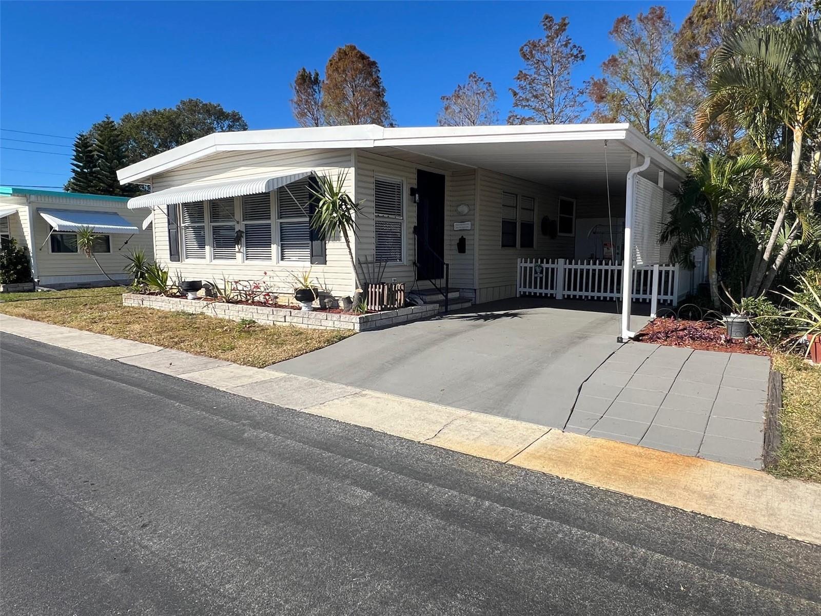 63 ROYAL PALM CIR, LARGO, FL, 33778