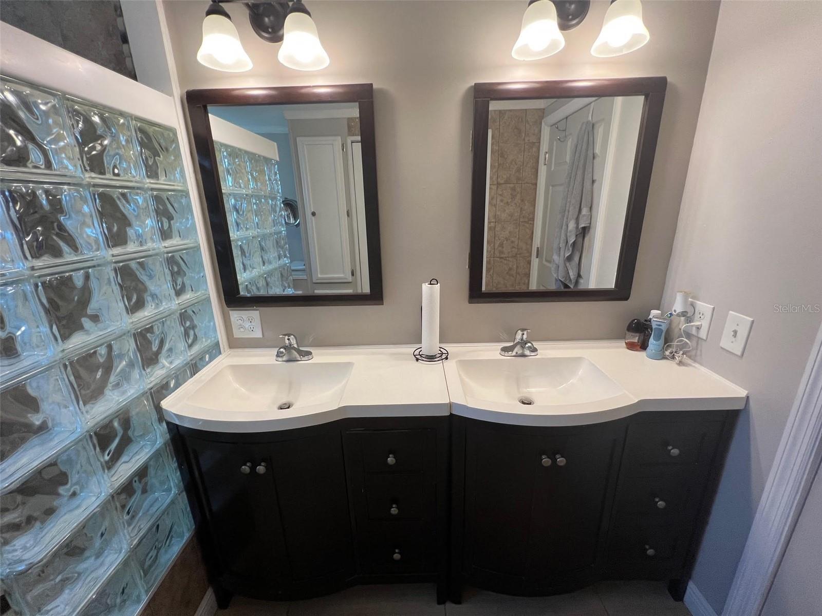 63 ROYAL PALM CIR, LARGO, FL, 33778