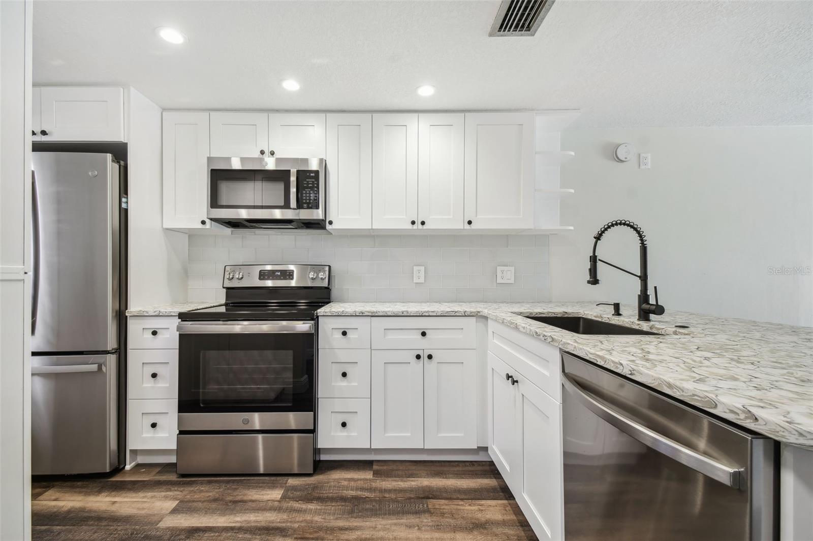 3323 TROPHY BLVD #2, NEW PORT RICHEY, FL, 34655