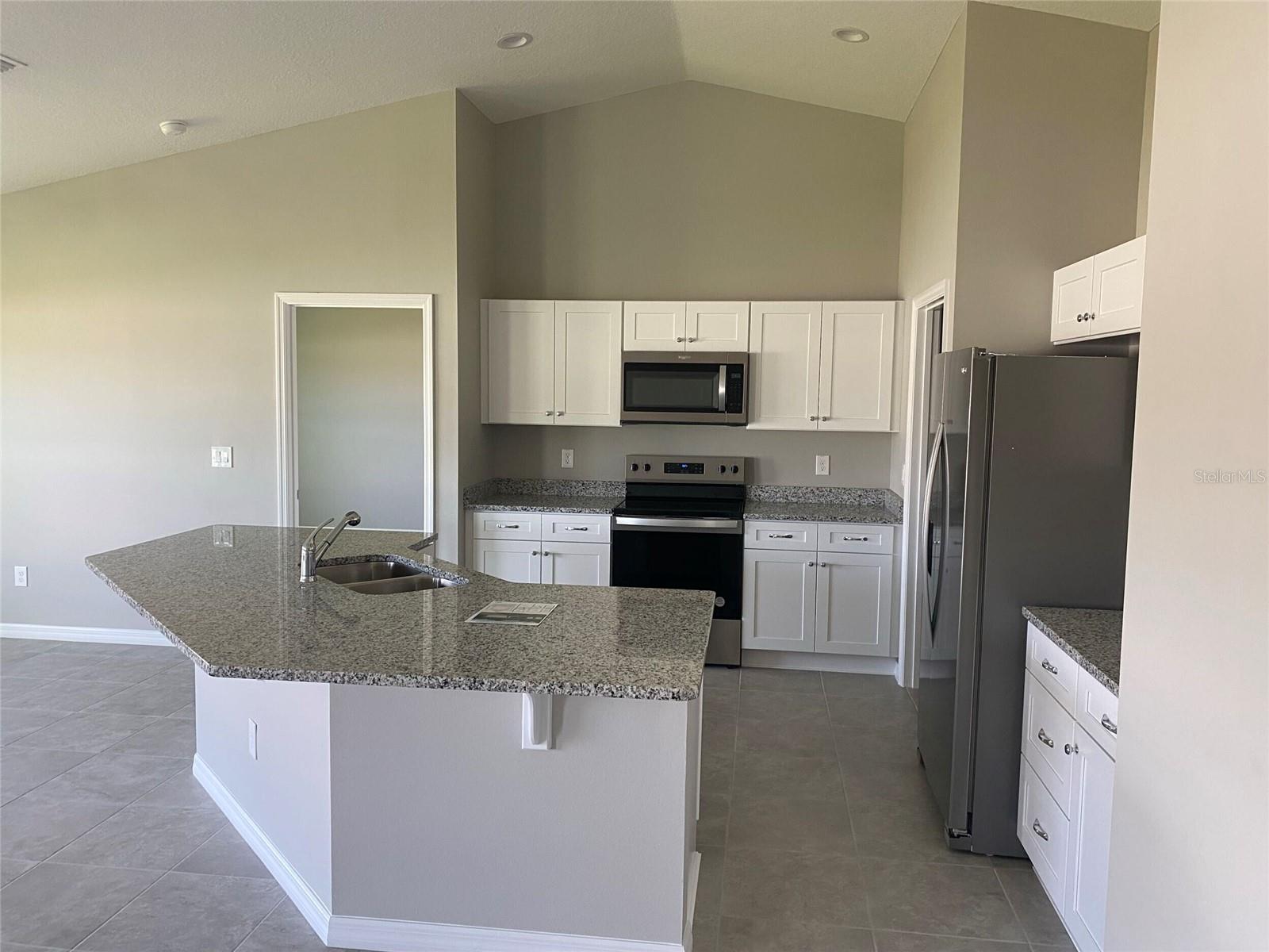 6821 SE 103RD PL, BELLEVIEW, FL, 34420
