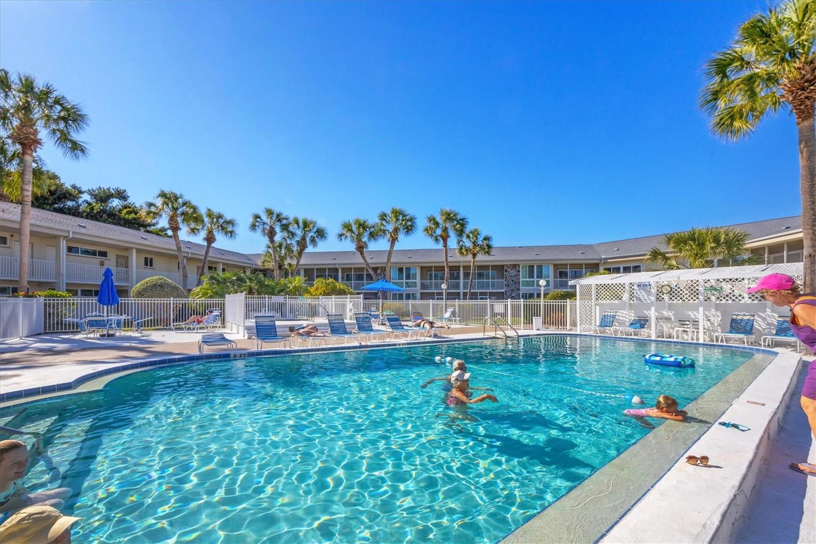 500 S WASHINGTON DR #25B, SARASOTA, FL, 34236