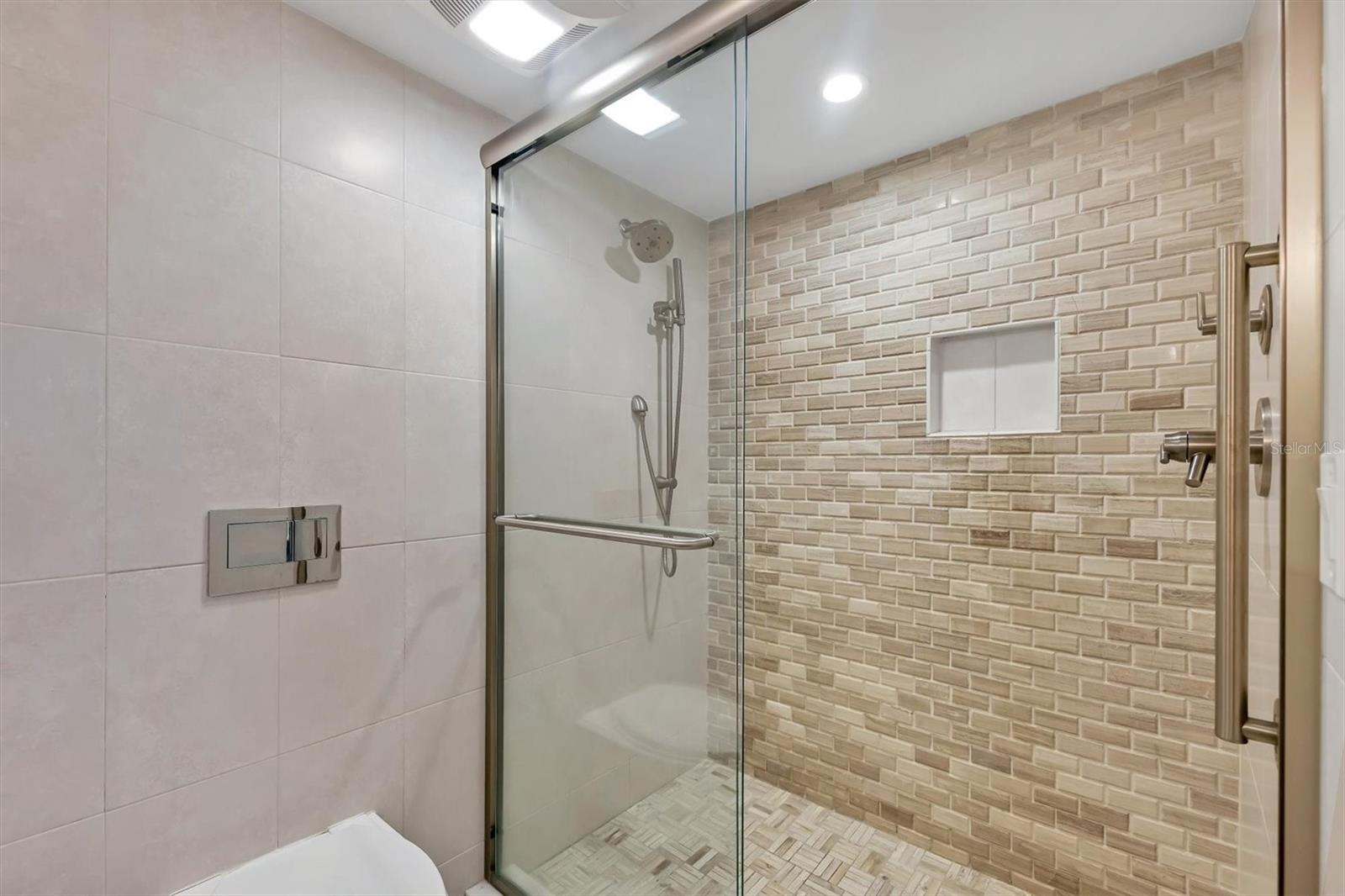 500 S WASHINGTON DR #25B, SARASOTA, FL, 34236