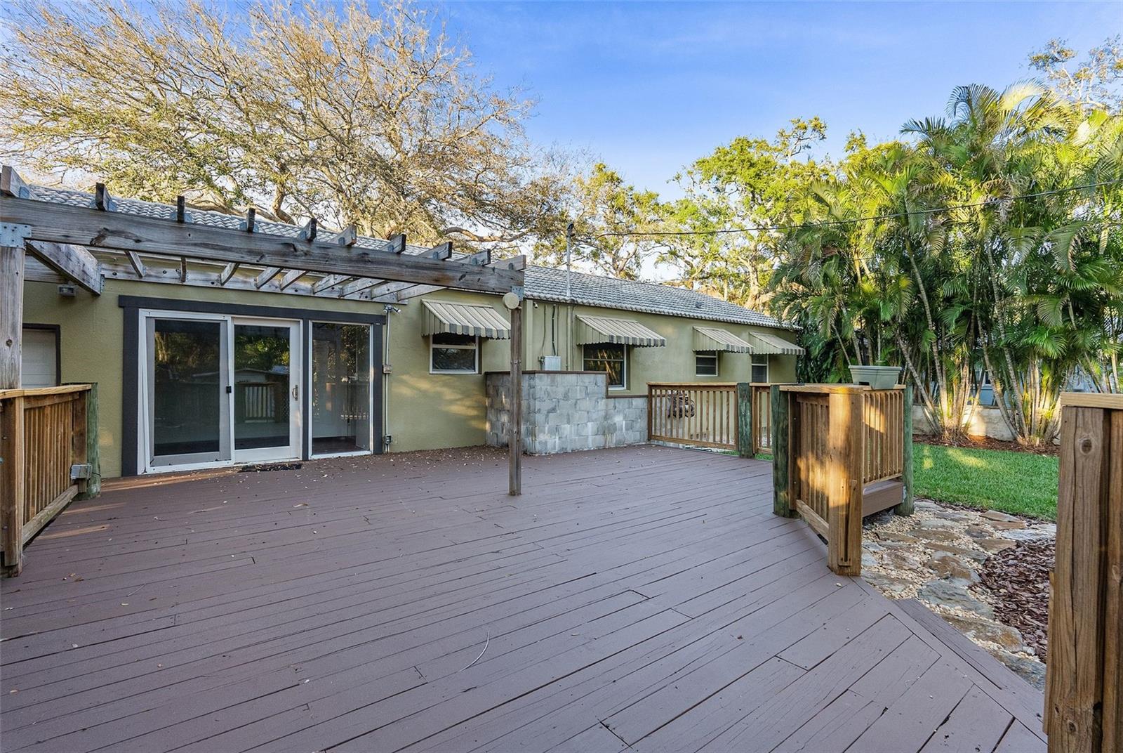 1746 23RD AVE N, ST PETERSBURG, FL, 33713