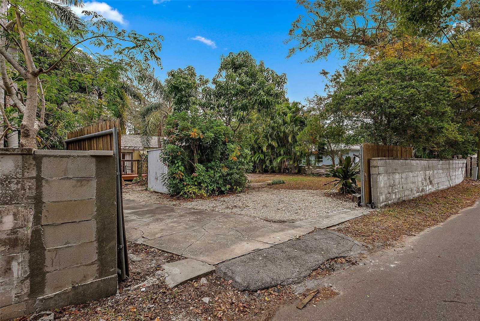 1746 23RD AVE N, ST PETERSBURG, FL, 33713