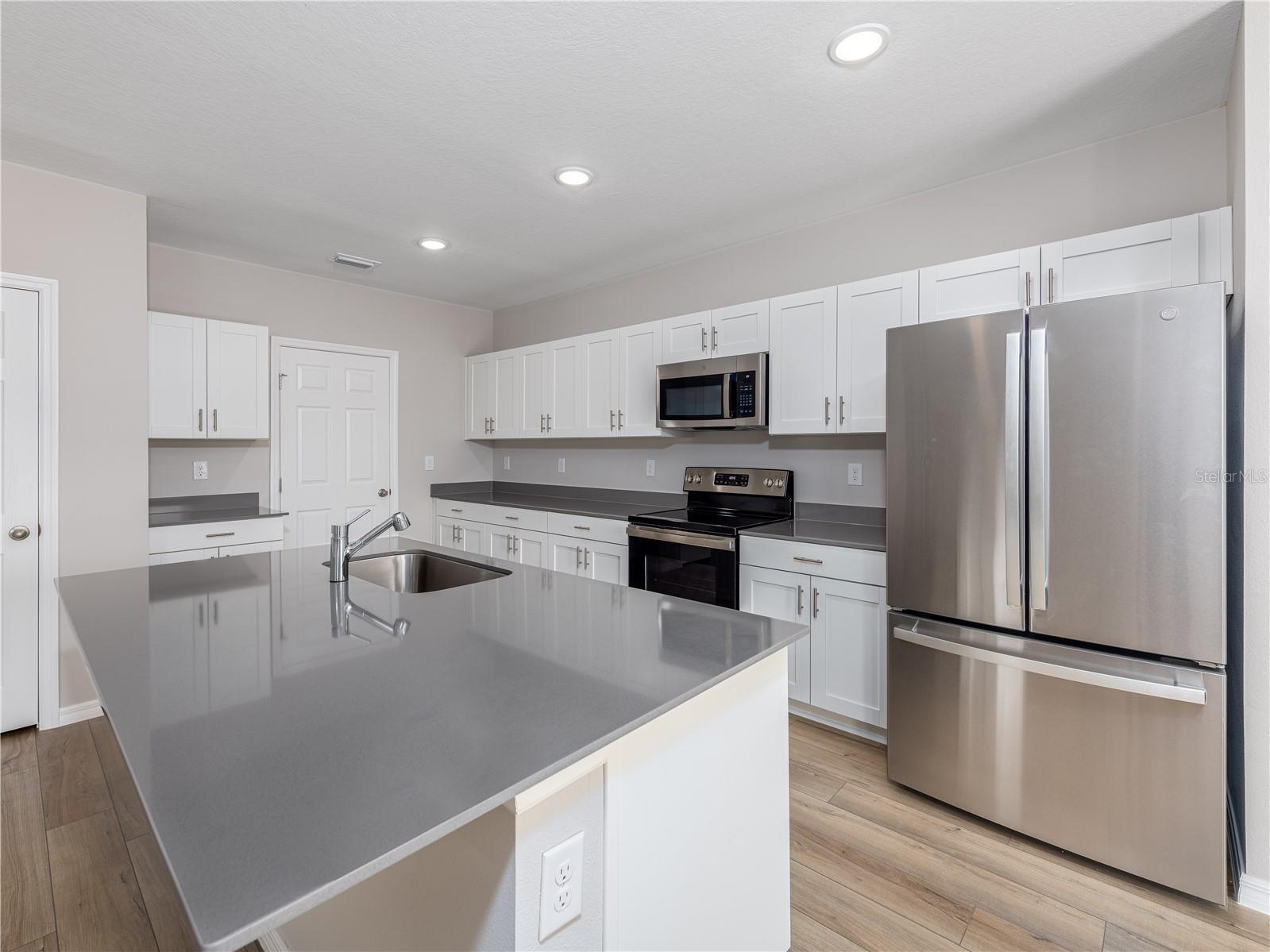 7624 STARFLOWER WAY, WESLEY CHAPEL, FL, 33545