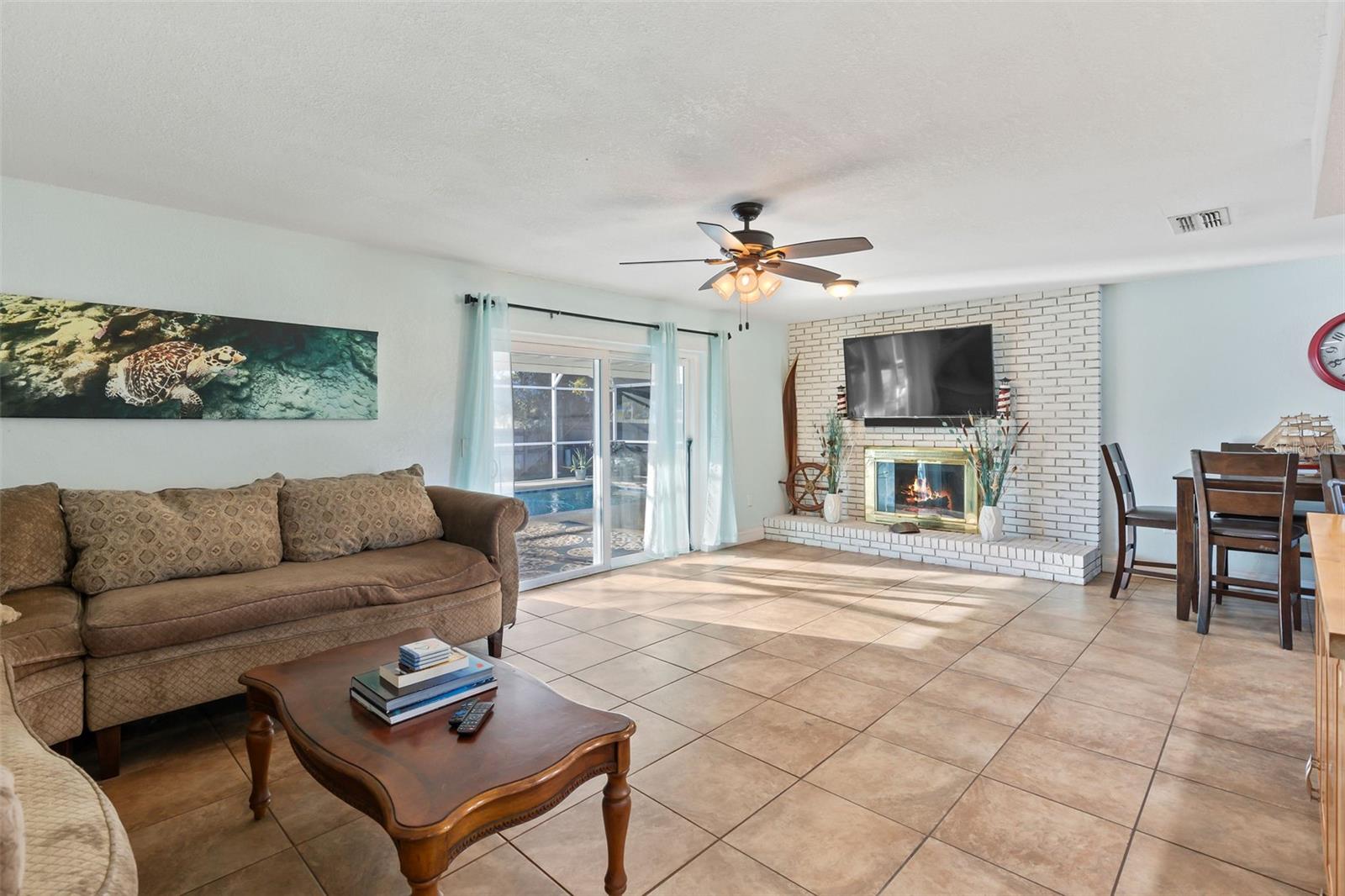 2018 UMBRELLA TREE DR, EDGEWATER, FL, 32141