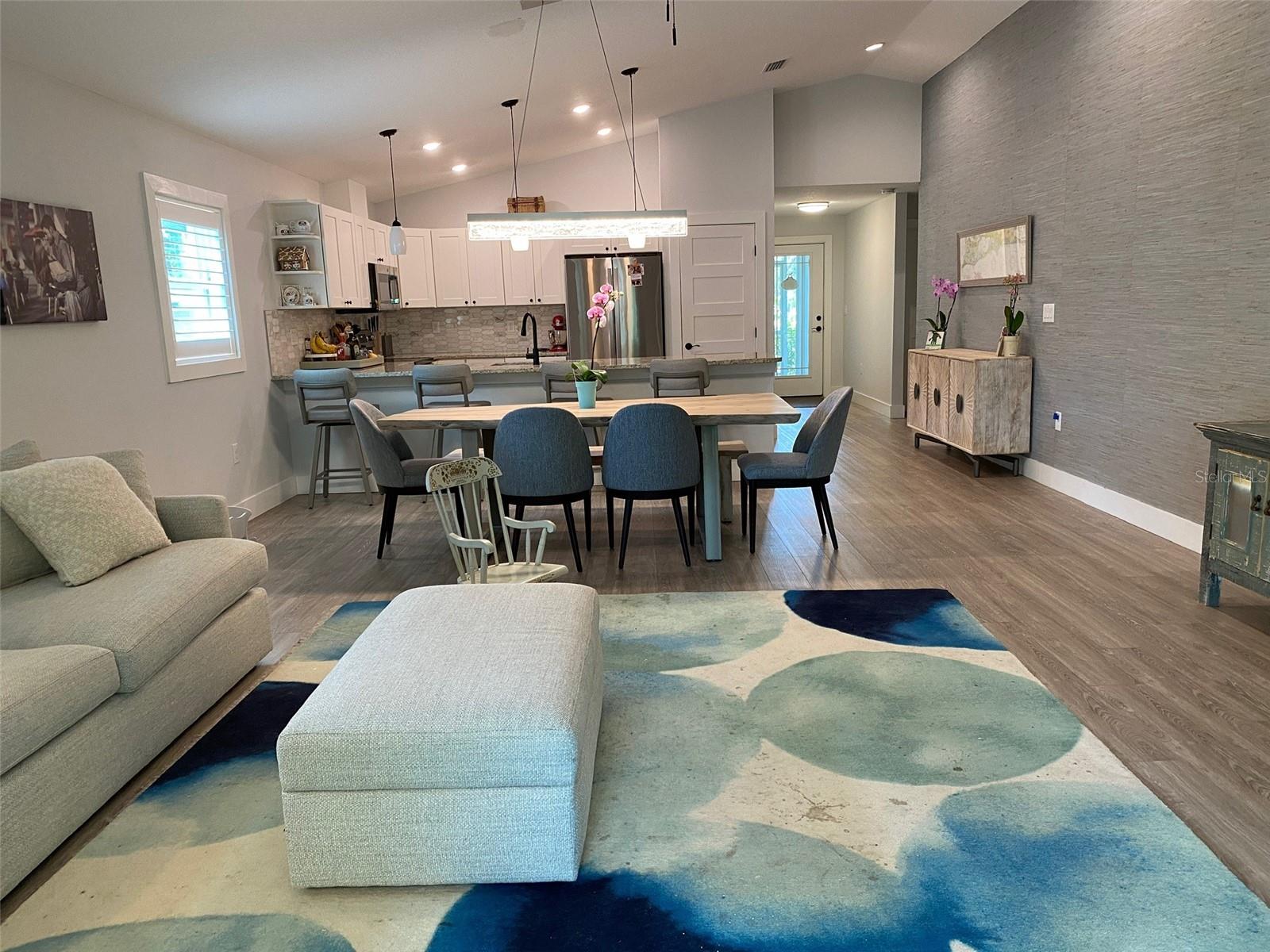 2933 MAIDEN LN, SARASOTA, FL, 34231