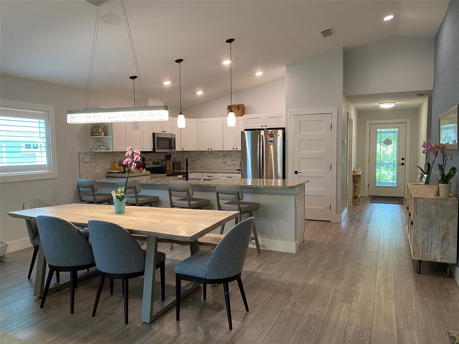 2933 MAIDEN LN, SARASOTA, FL, 34231