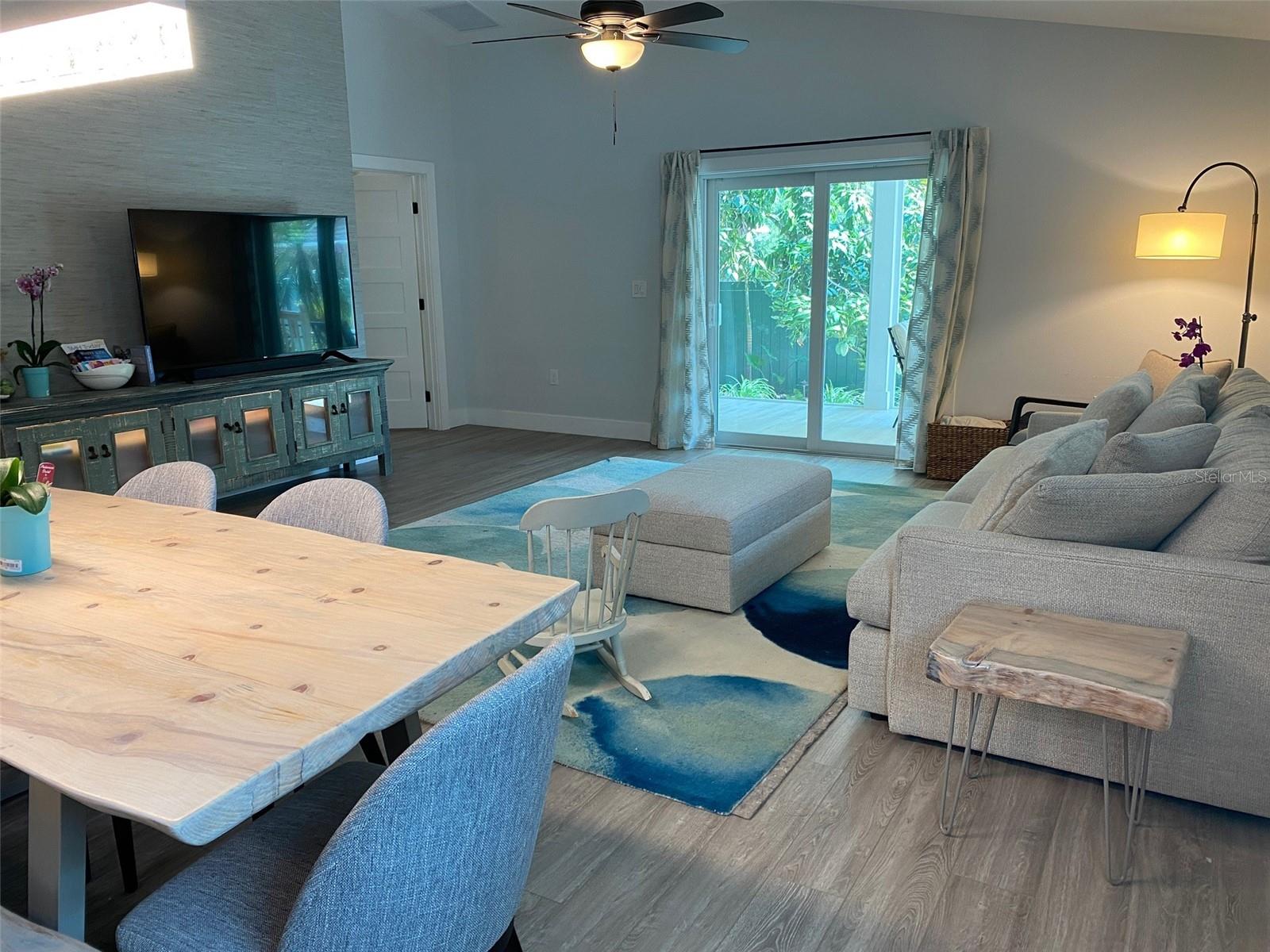 2933 MAIDEN LN, SARASOTA, FL, 34231