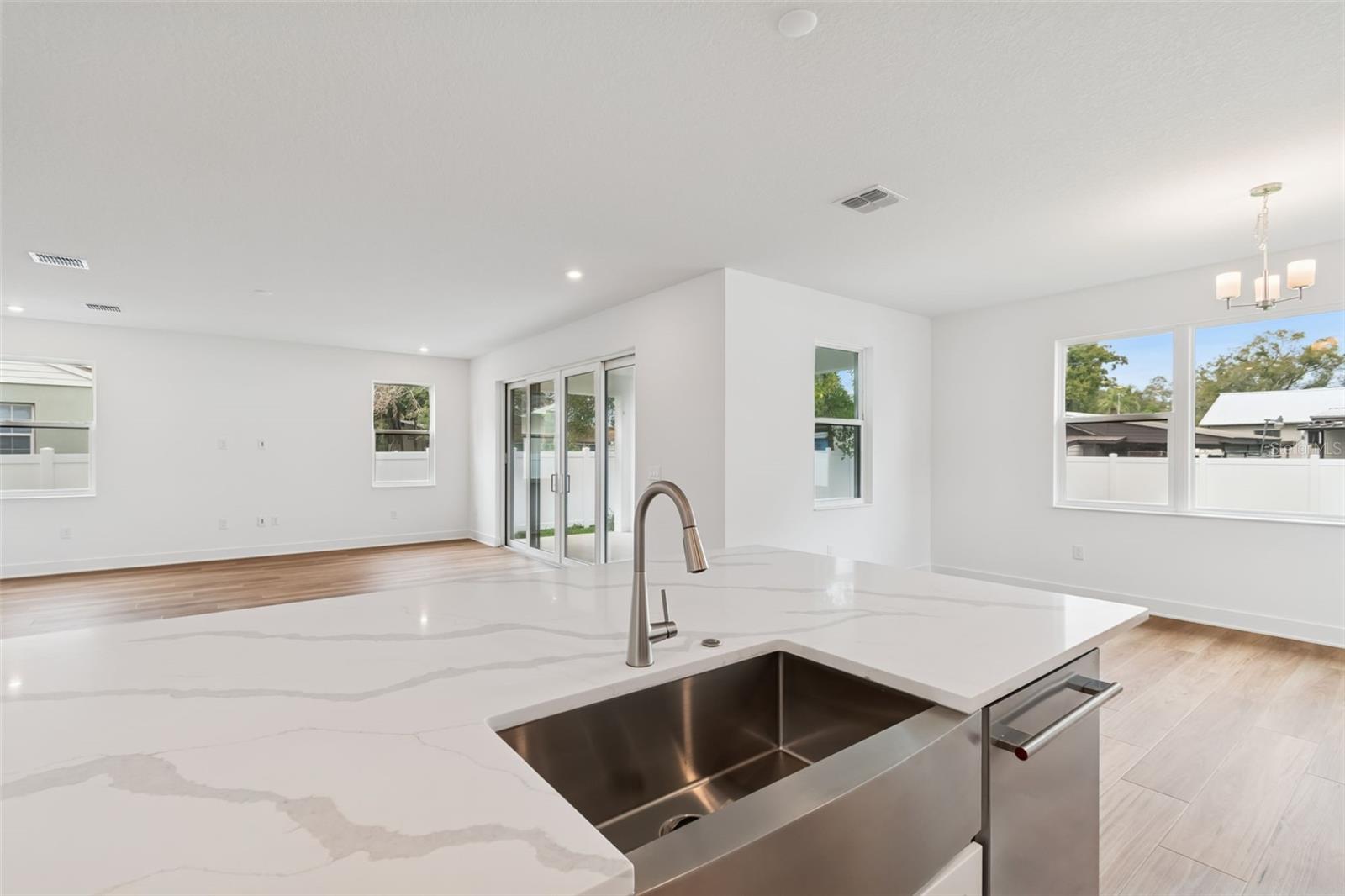 809 W INDIANA AVE, TAMPA, FL, 33603