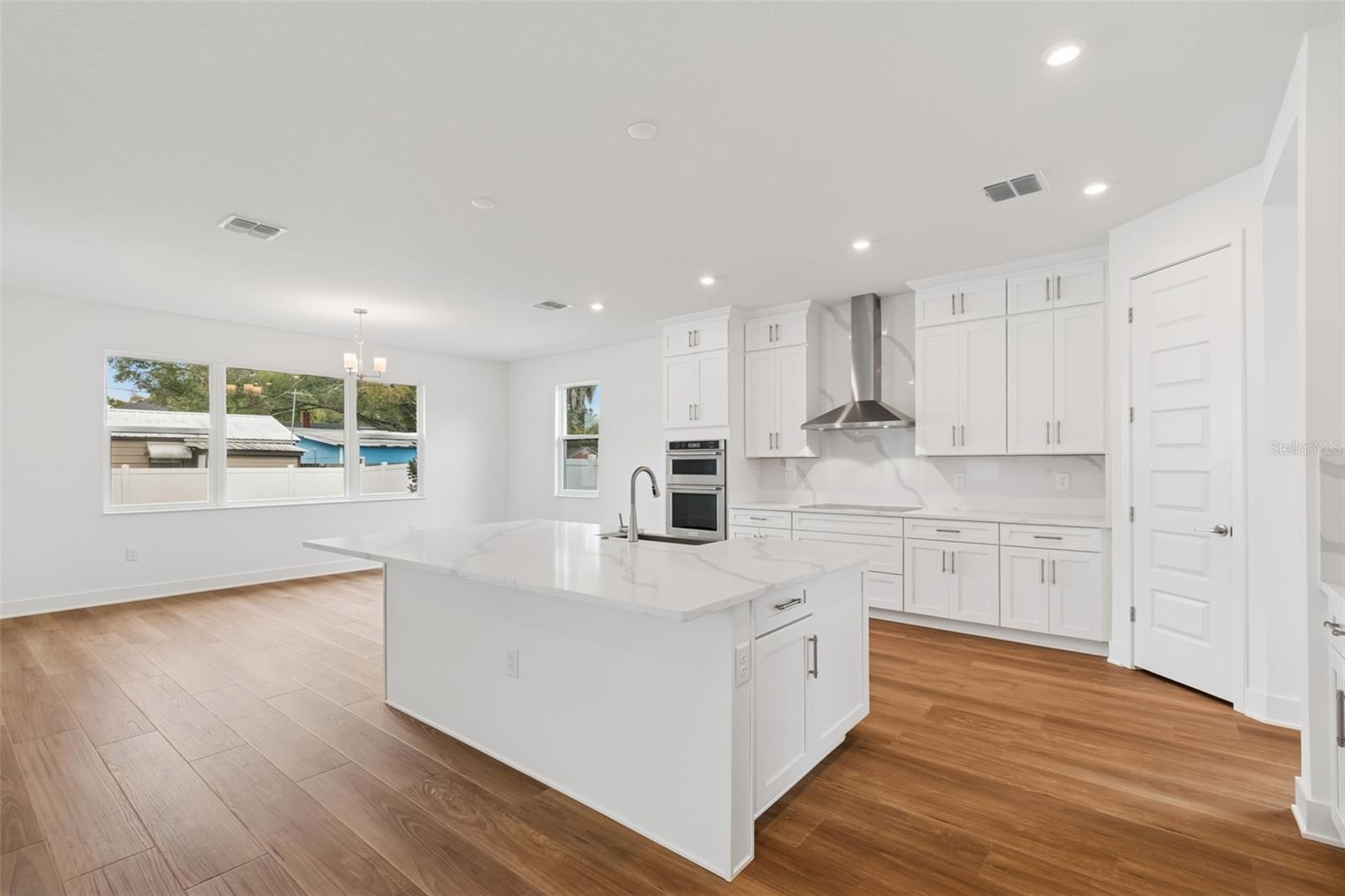 809 W INDIANA AVE, TAMPA, FL, 33603