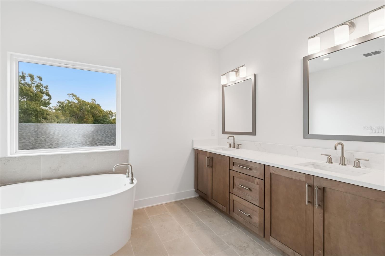 809 W INDIANA AVE, TAMPA, FL, 33603