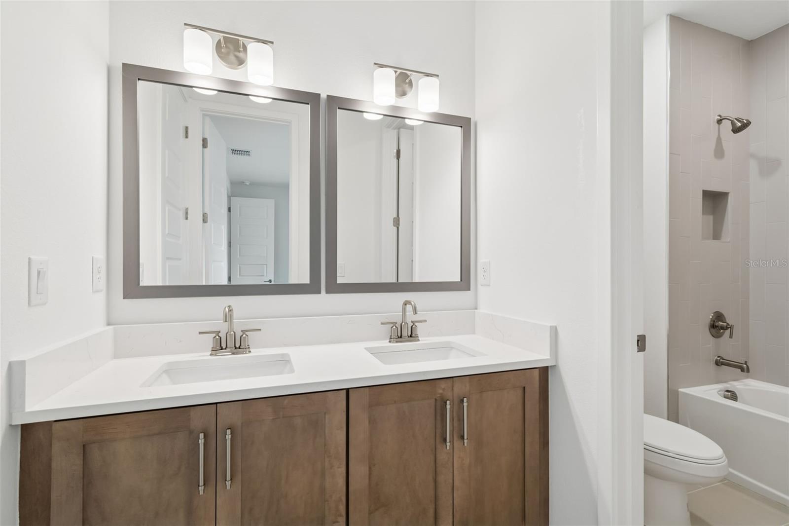 809 W INDIANA AVE, TAMPA, FL, 33603