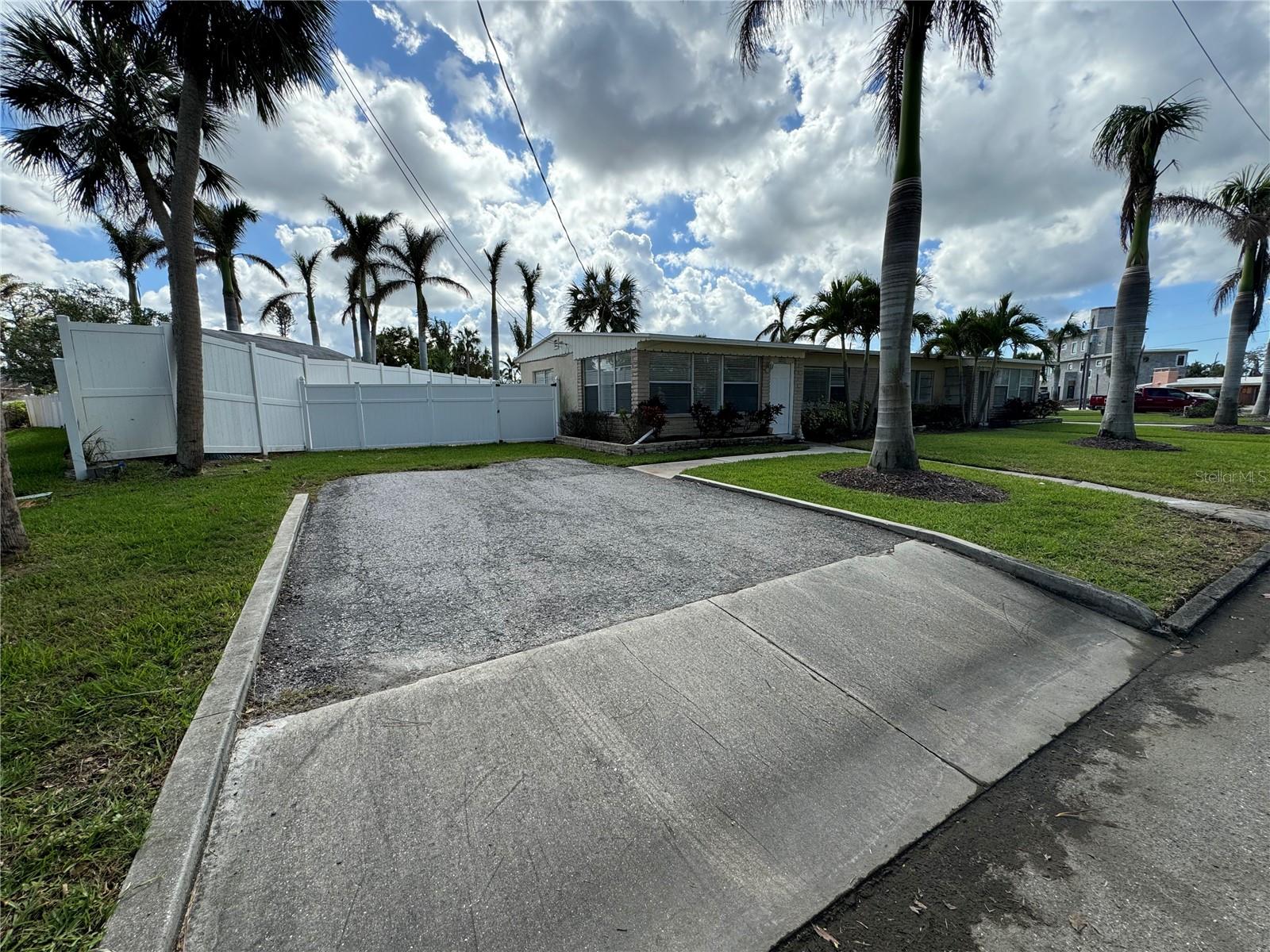 301 COLONIA LN W, NOKOMIS, FL, 34275