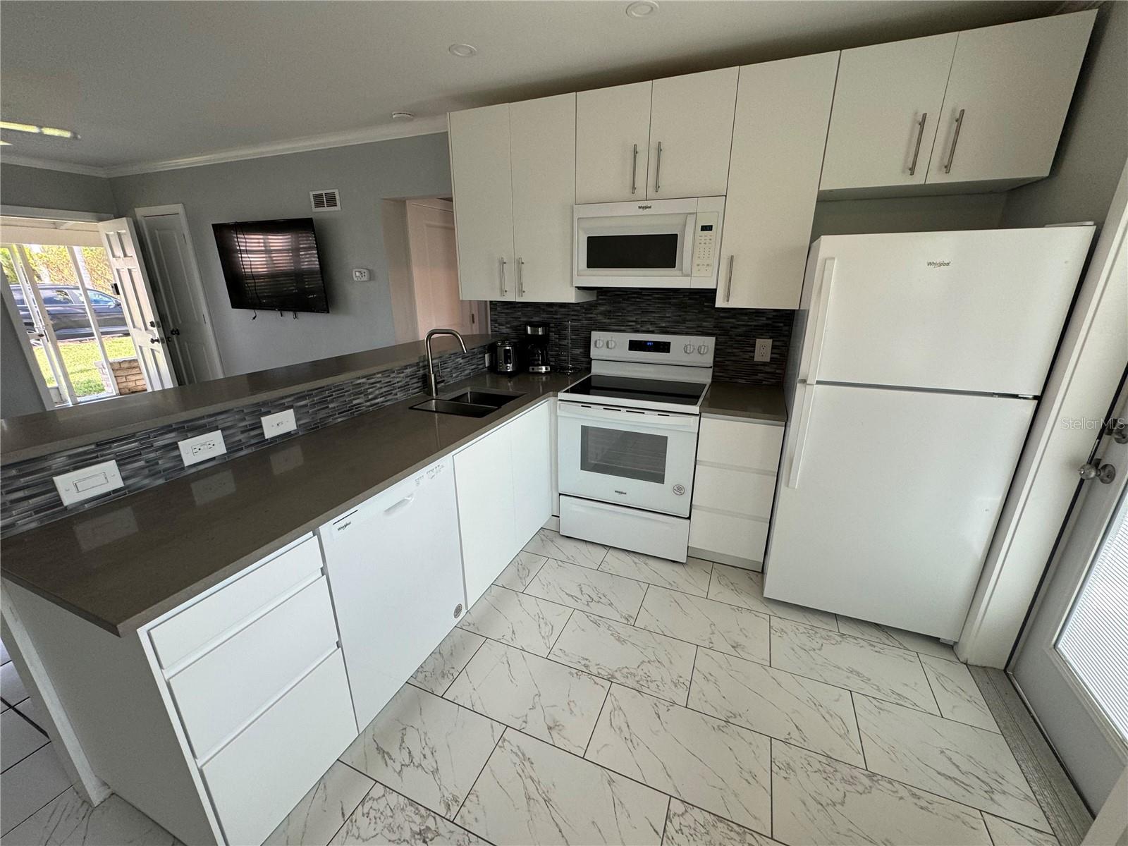 305 COLONIA LN W, NOKOMIS, FL, 34275