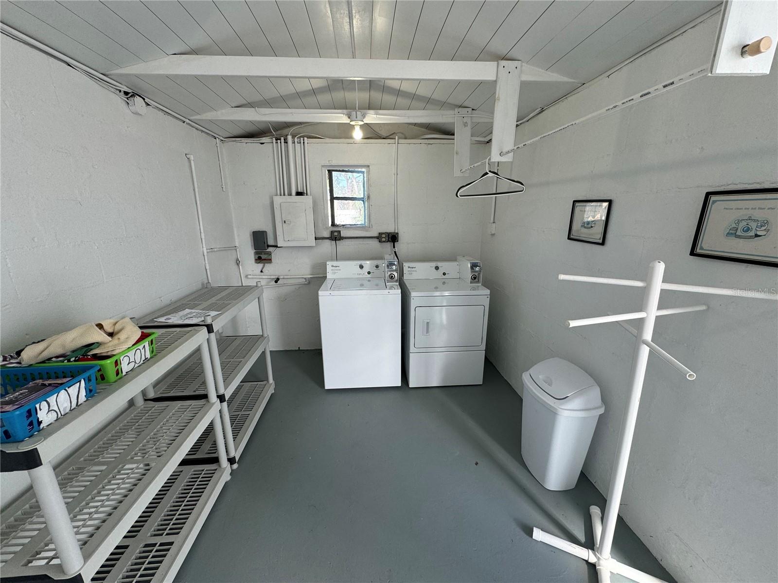 305 COLONIA LN W, NOKOMIS, FL, 34275