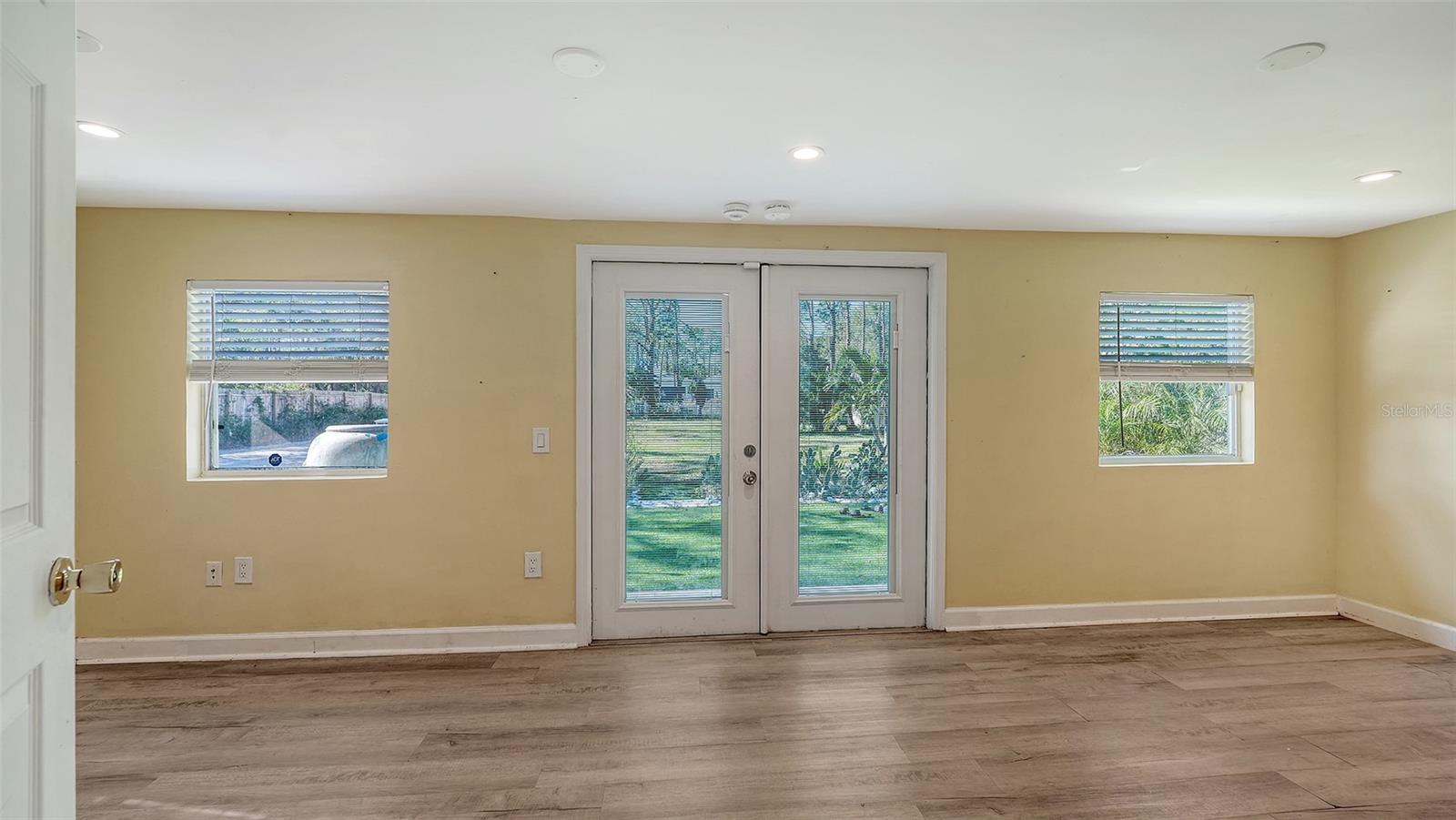 1518 STOEBER AVE, SARASOTA, FL, 34232